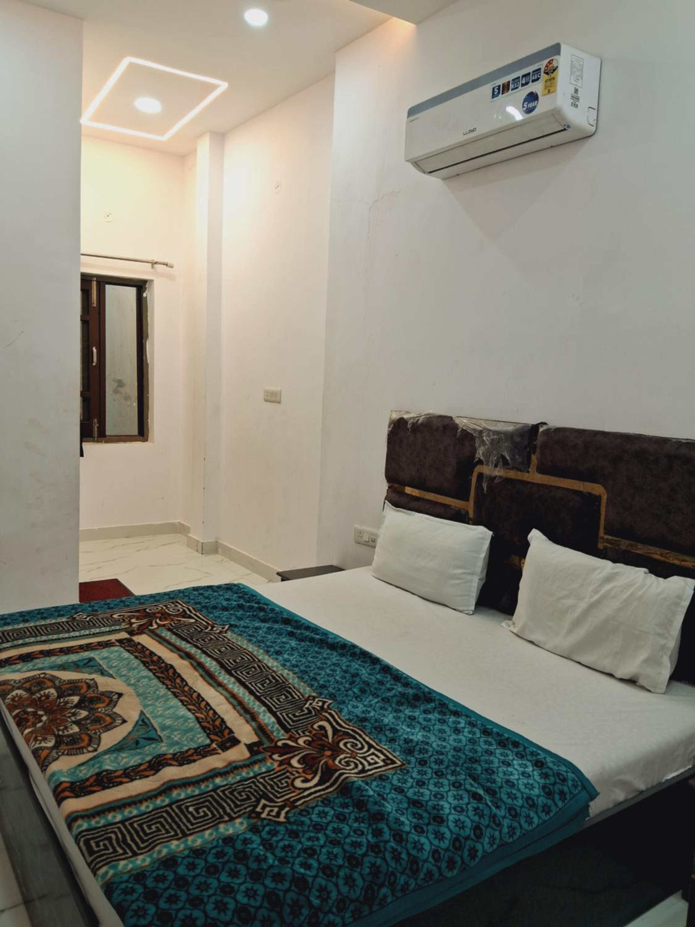 Double Room With Private Bathroom