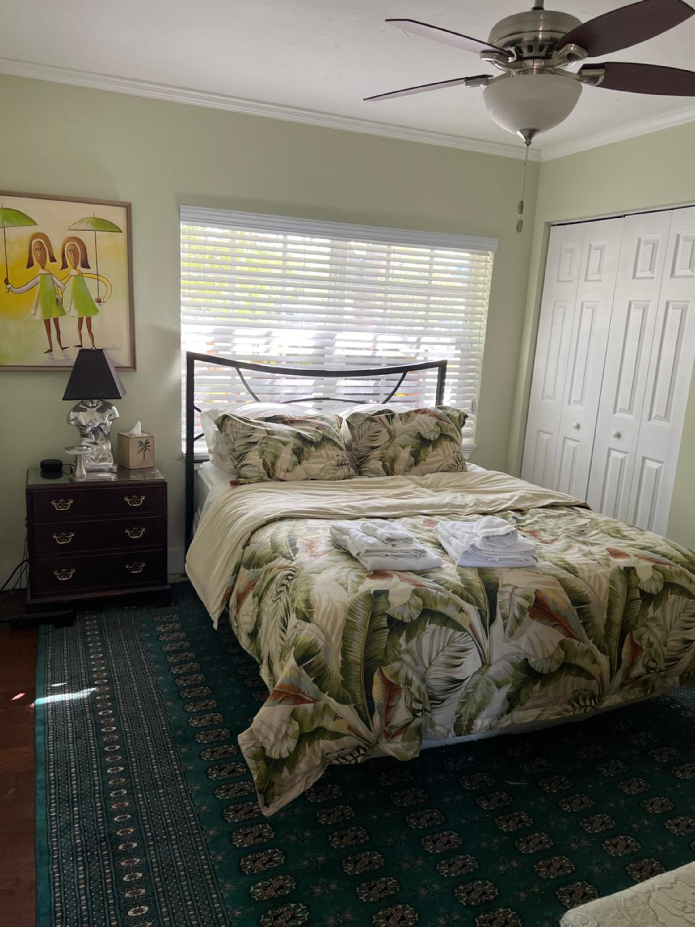 Queen Room photo 1