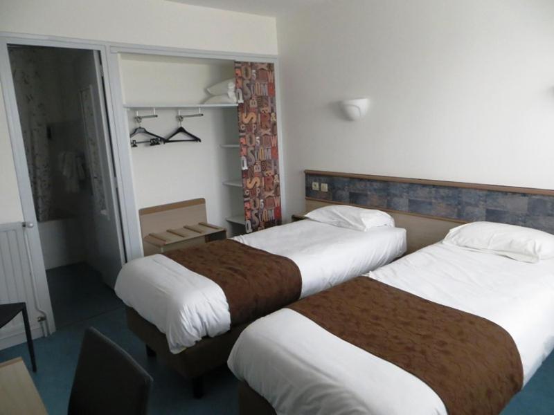 Twin Room - Photo 1