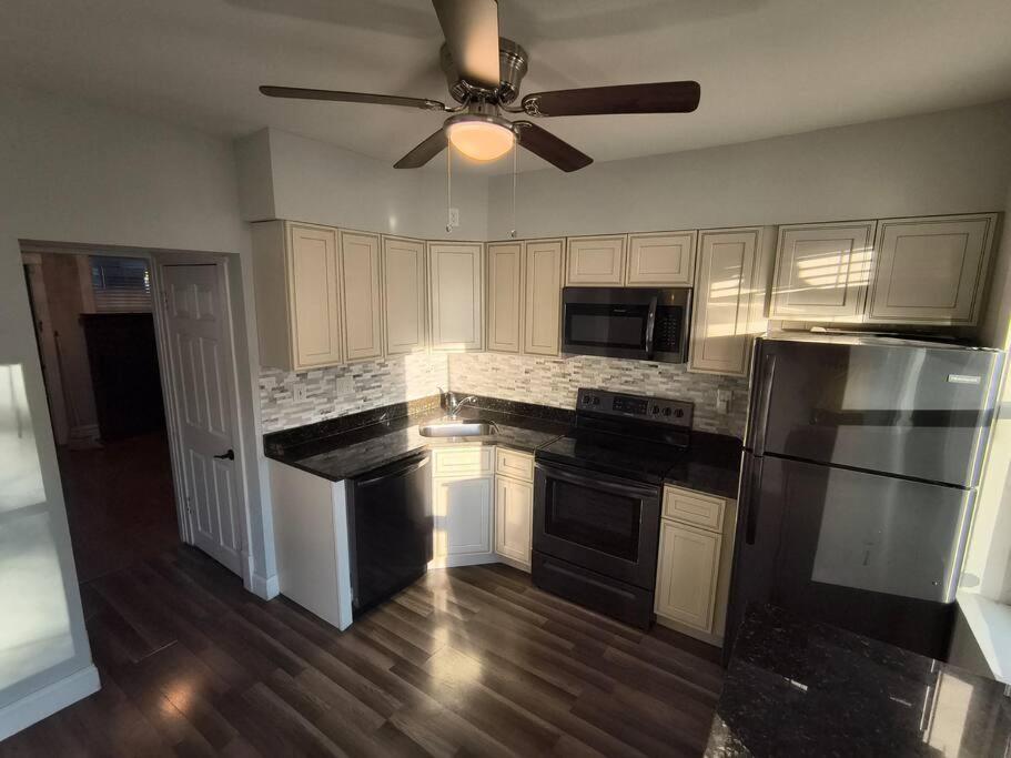 Three-Bedroom House photo 2