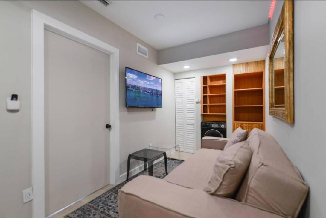 Two-Bedroom Deluxe Apartment photo 2