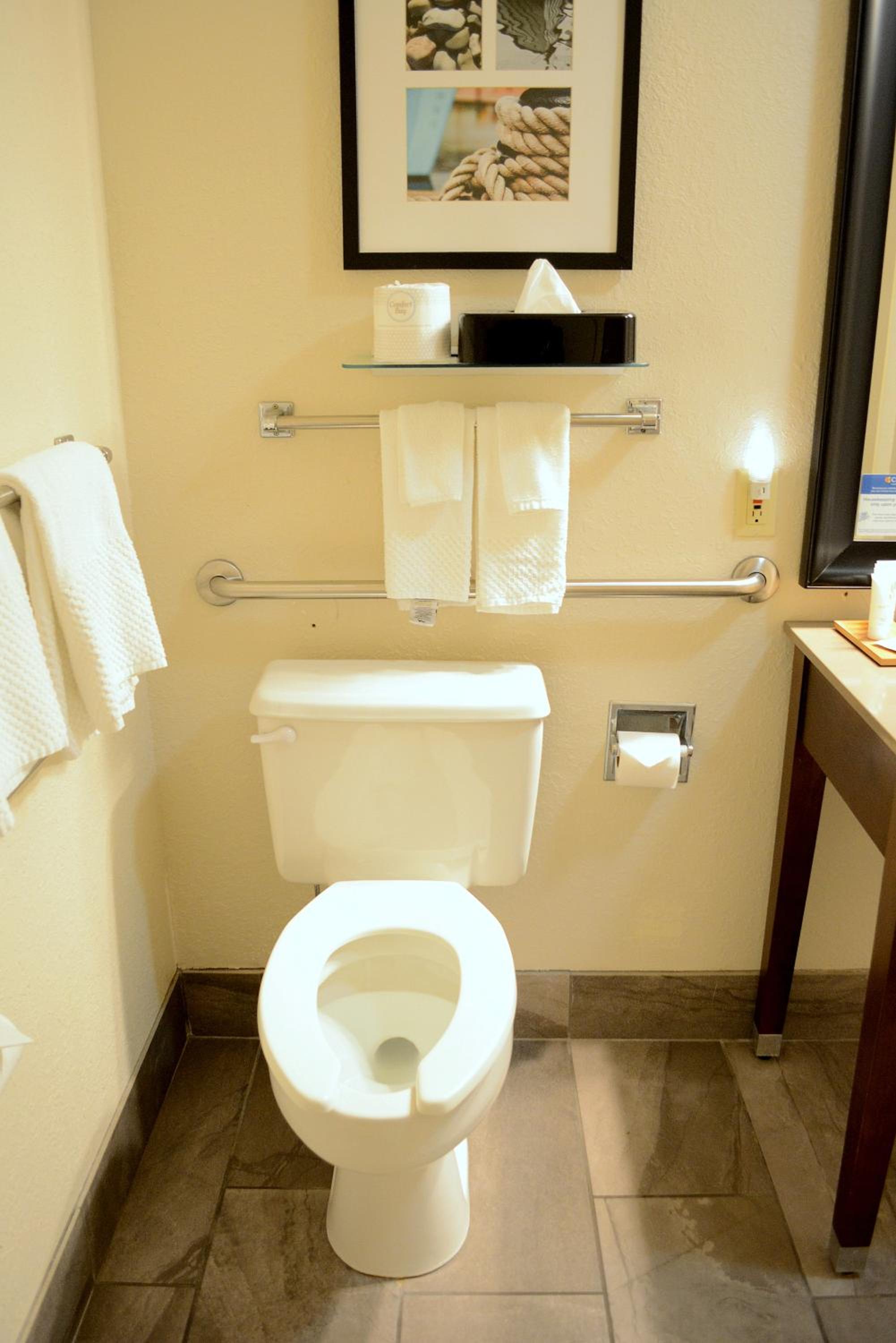 King Room - Disability Access/Non Smoking  photo 3
