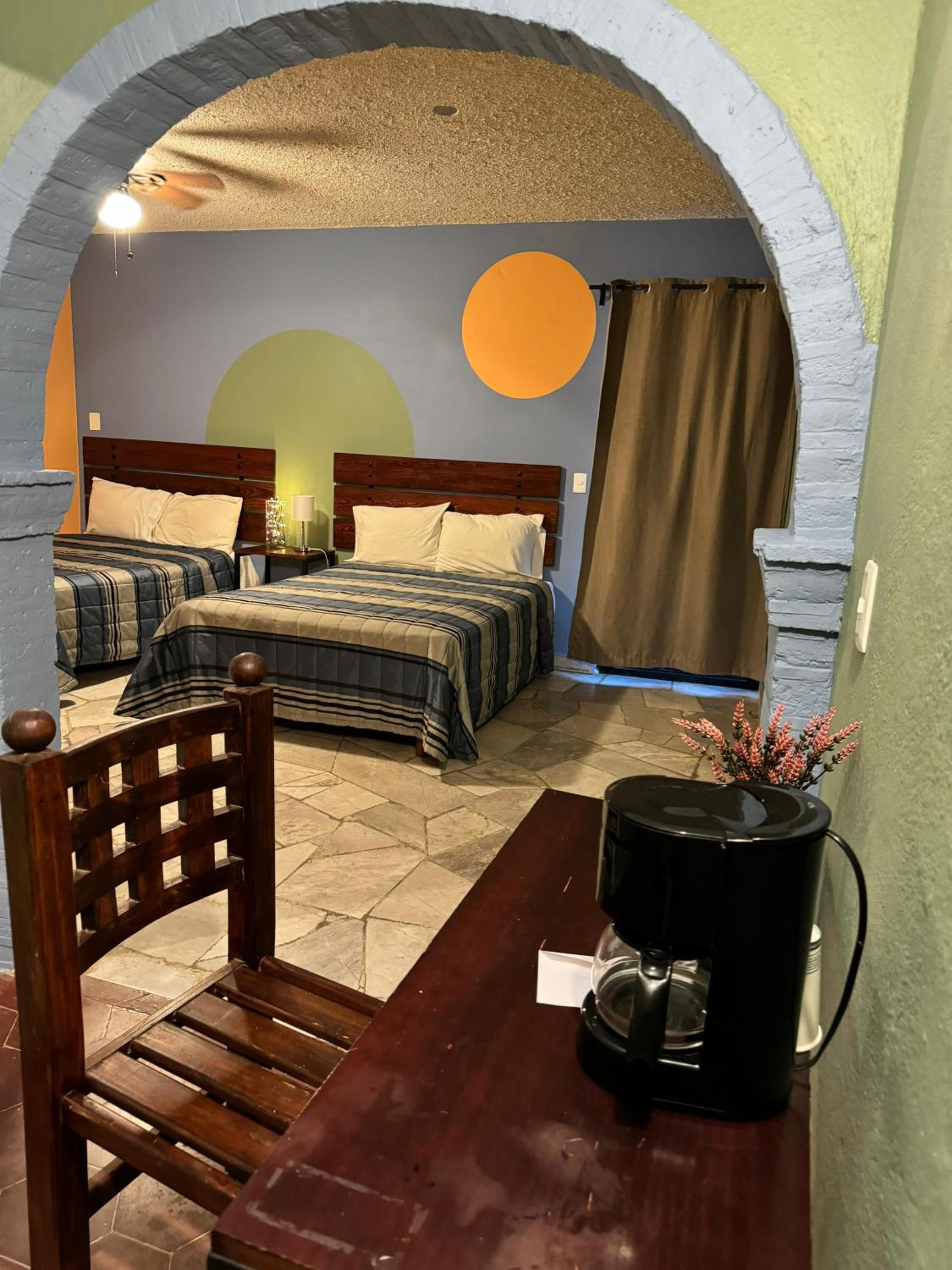 Twin Room with Private Bathroom - Photo 2