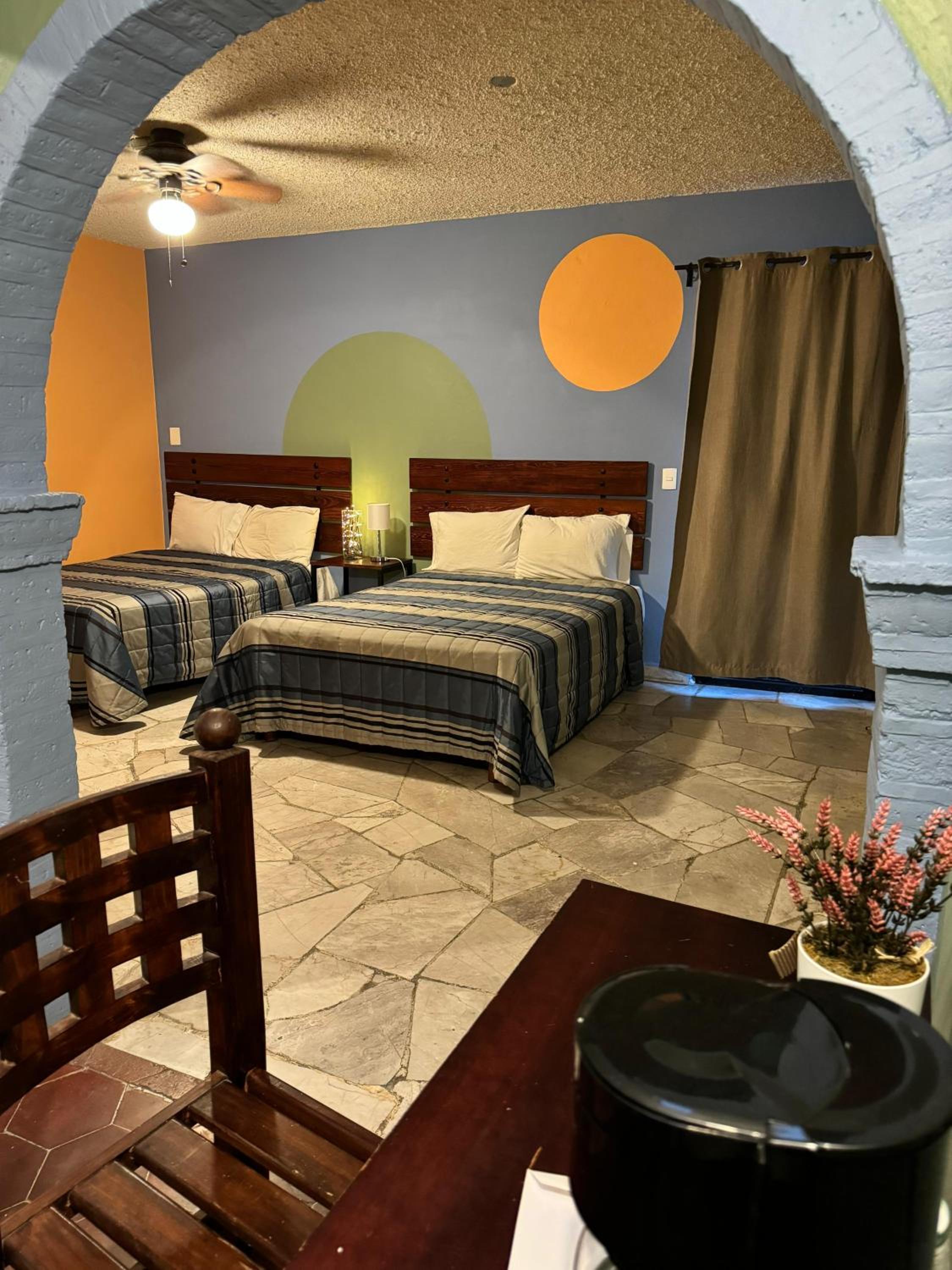 Twin Room with Private Bathroom - Photo 12