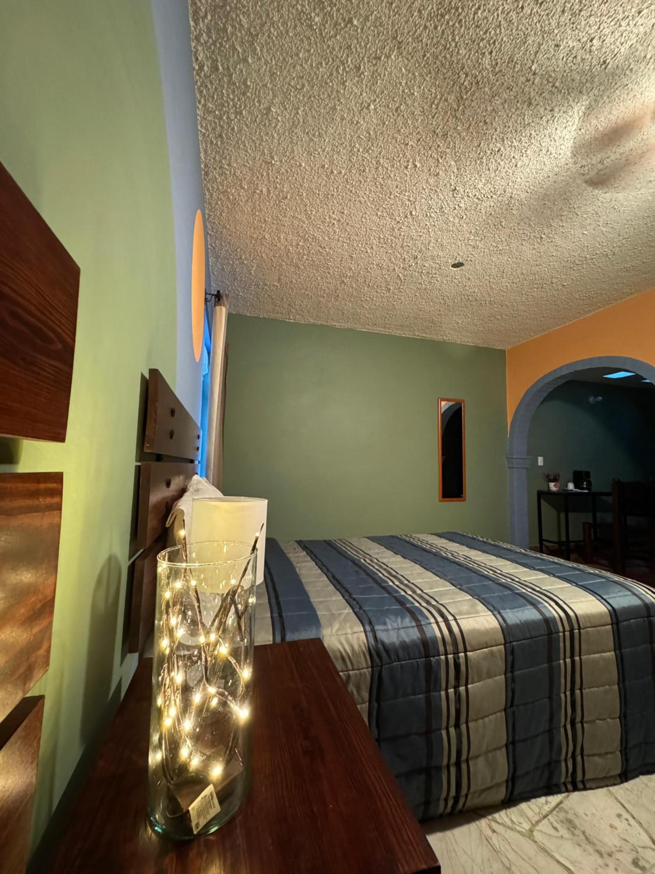 Twin Room with Private Bathroom - Photo 13