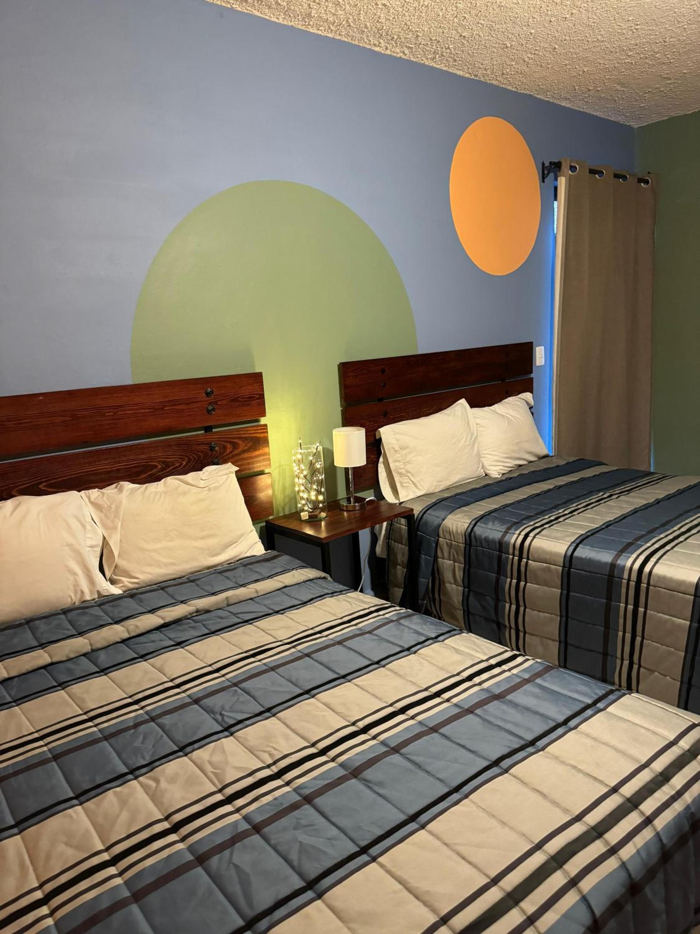 Twin Room with Private Bathroom - Photo 14