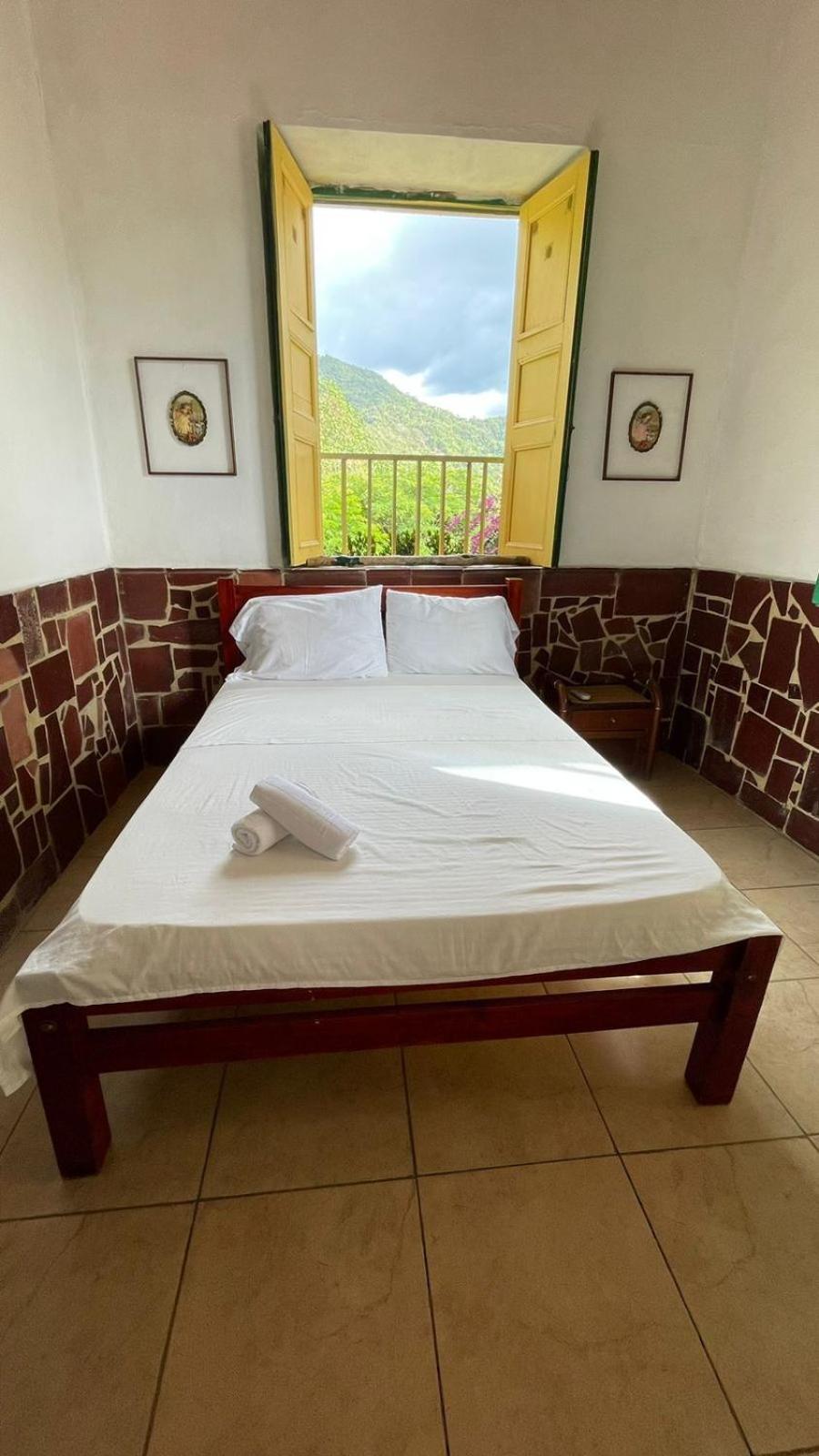 Double Room With Shared Bathroom photo 2