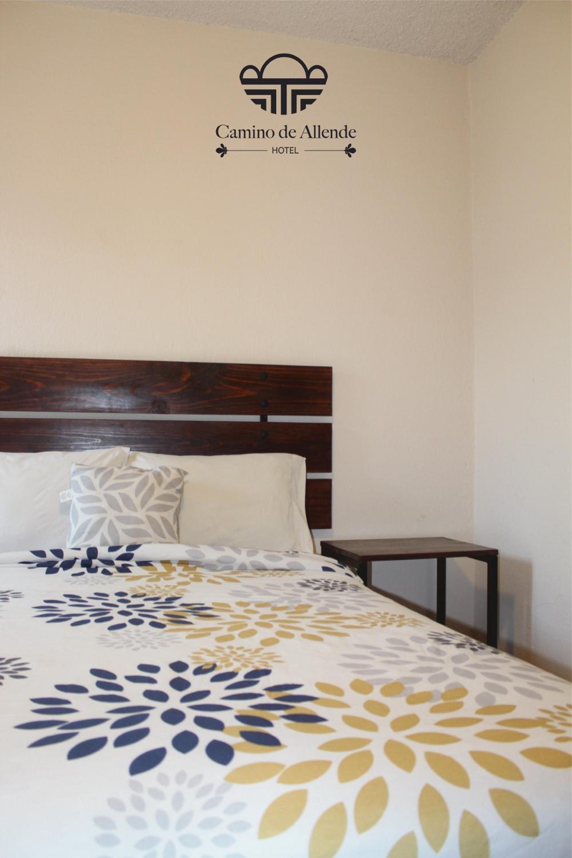 Double Room with Private Bathroom - Photo 11