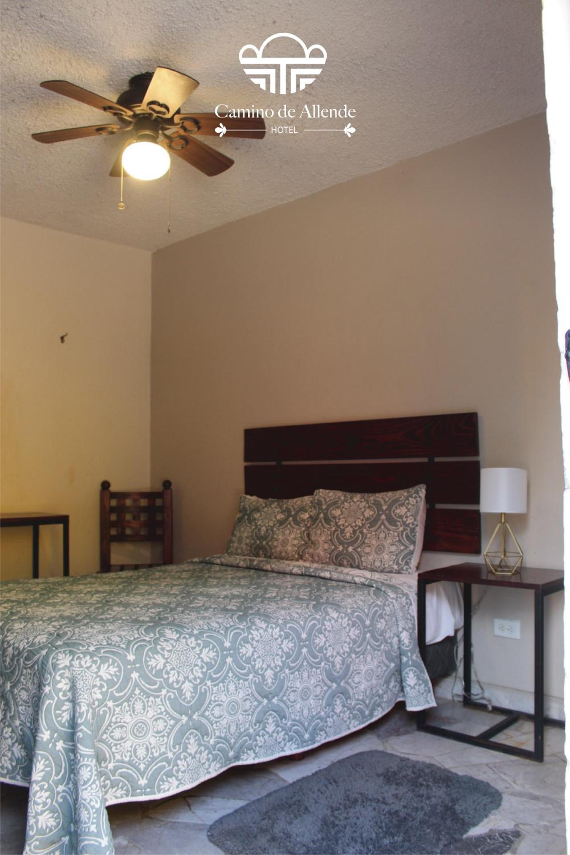 Double Room with Private Bathroom - Photo 4