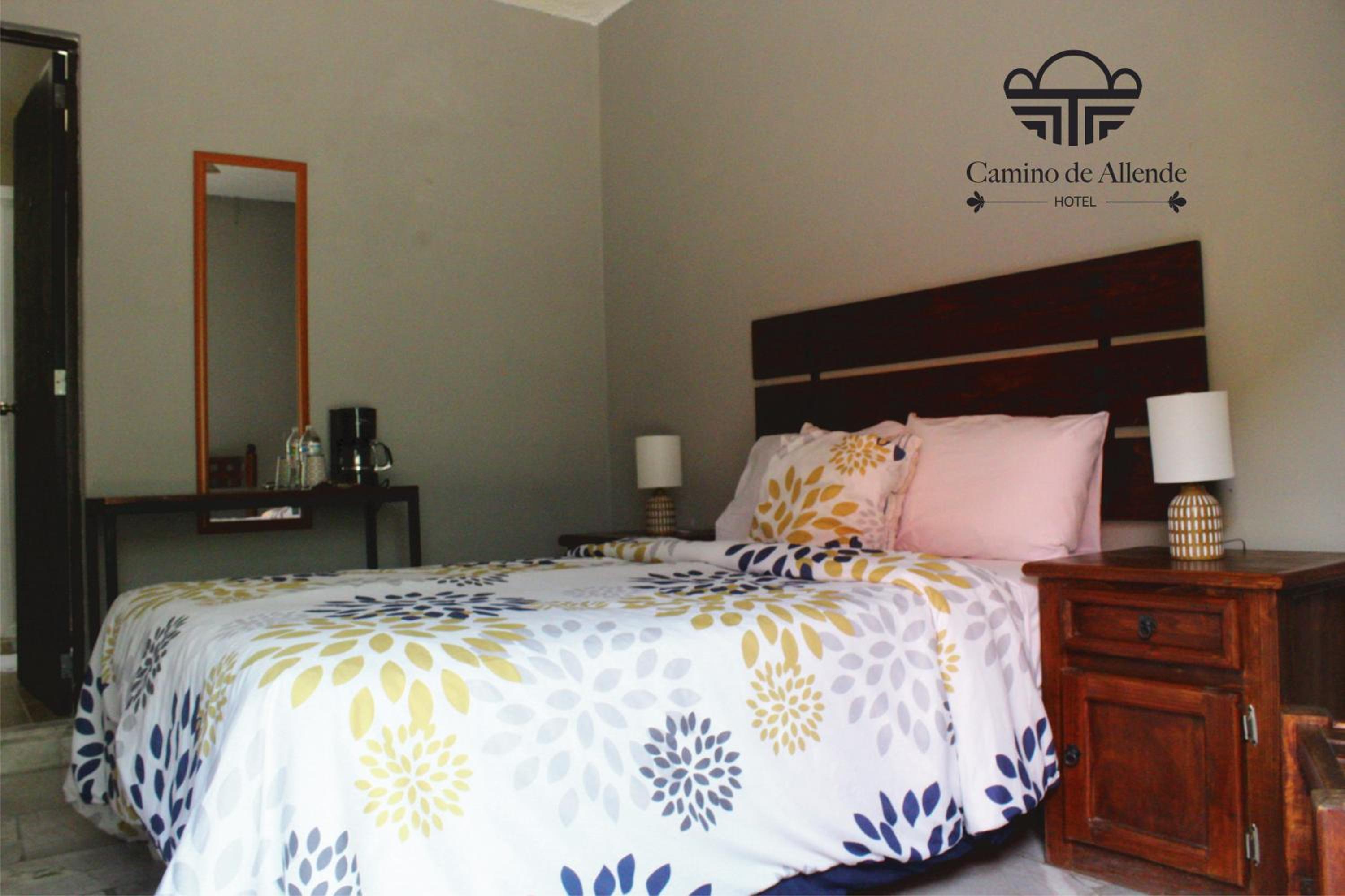 Double Room with Private Bathroom - Photo 6