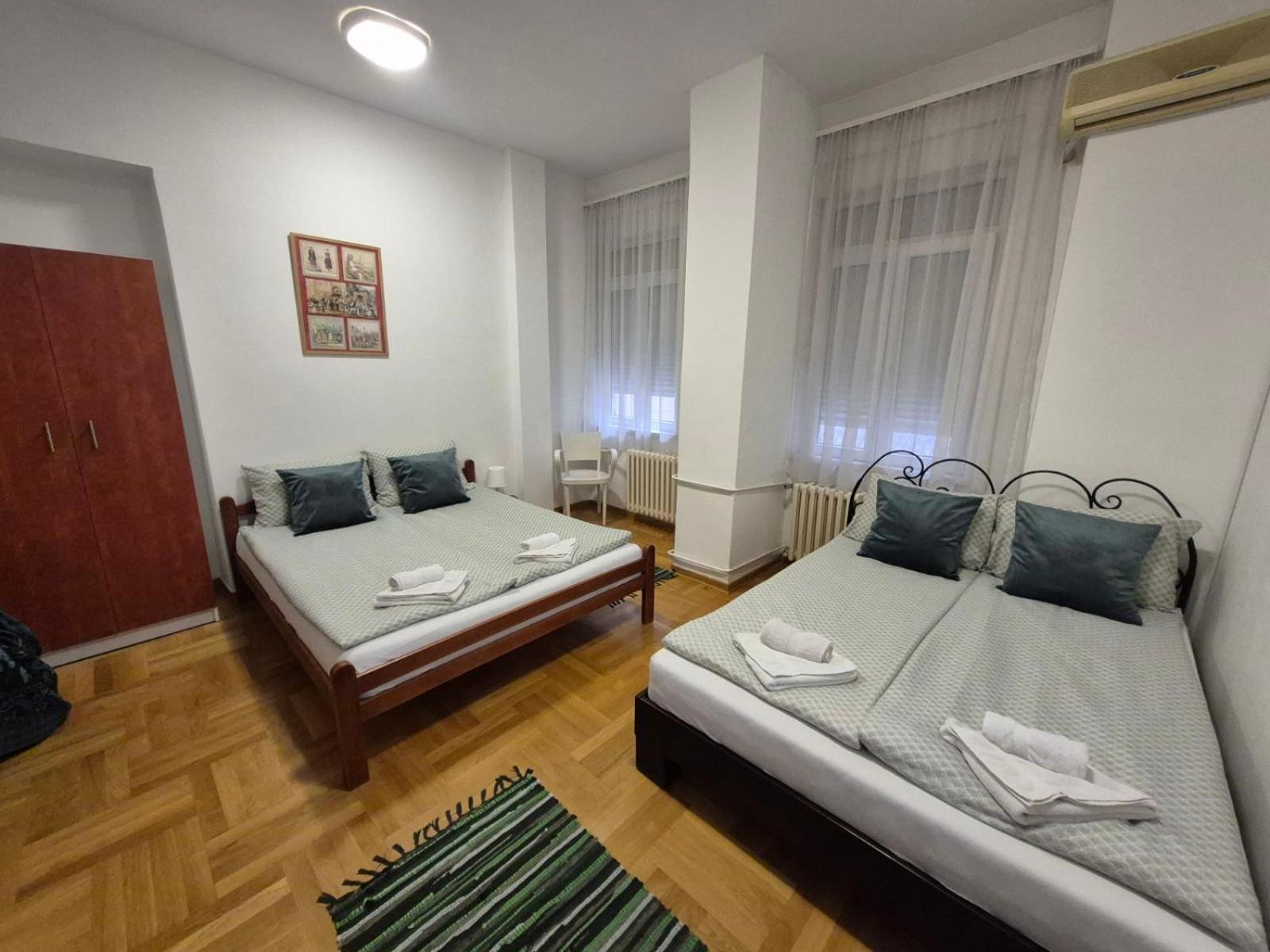 Four-Bedroom Apartment with Terrace