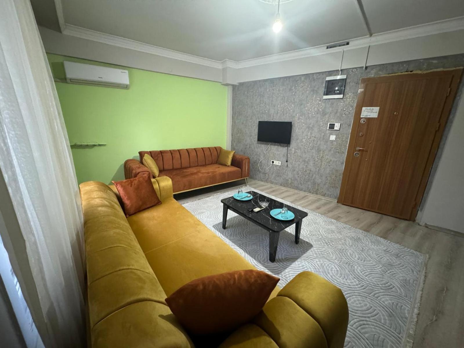 One-Bedroom Apartment photo 2