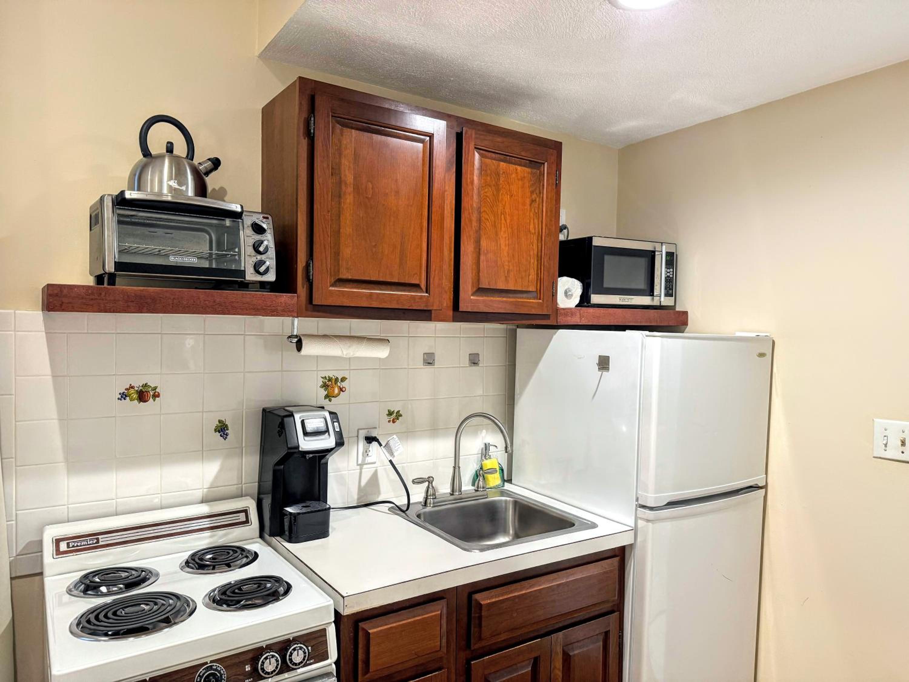 Budget Studio - Photo 10