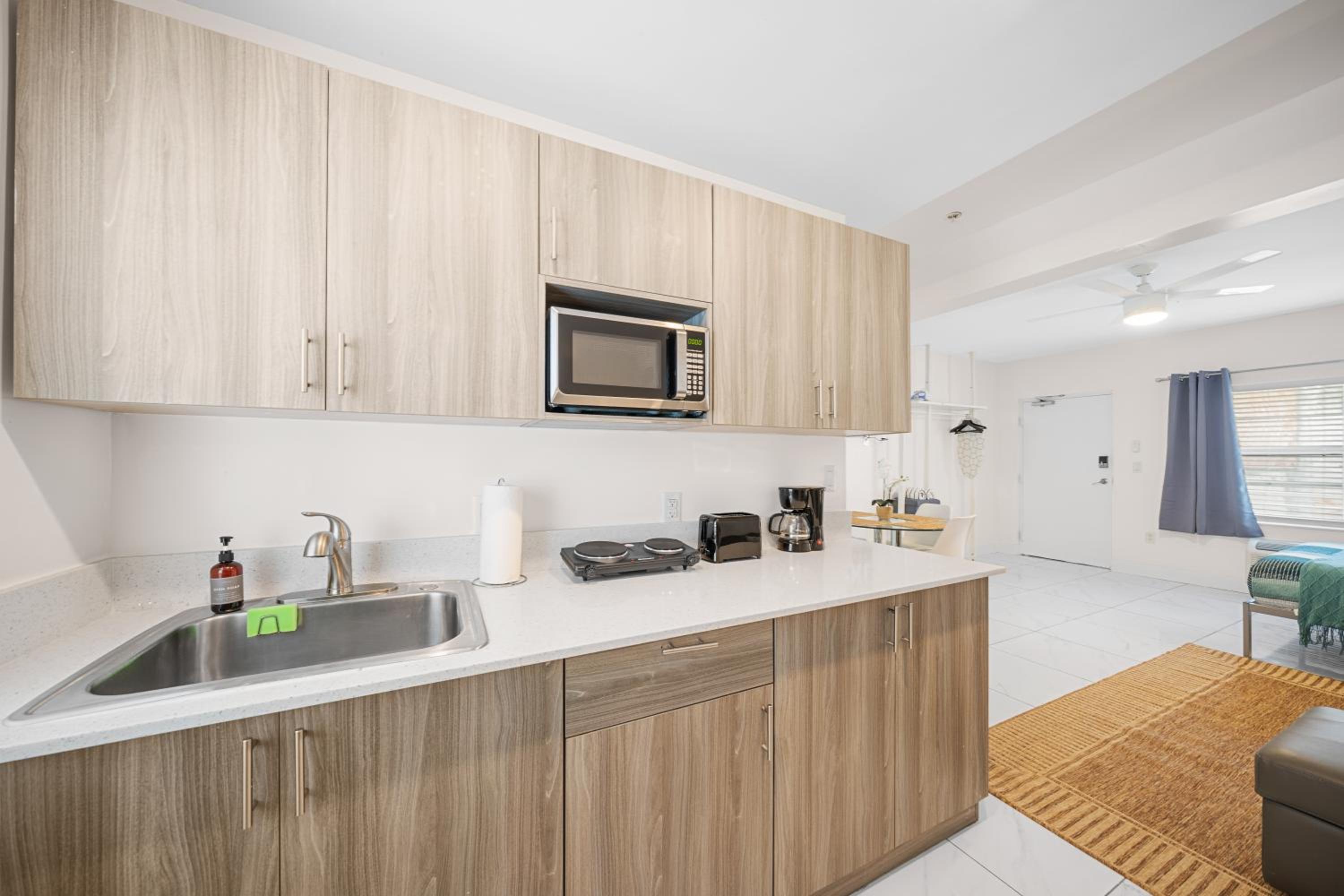 Premium Accessible Two Double Beds Studio with Kitchen - Photo 5