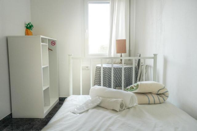 Standard Single Room with Shared Bathroom photo 2