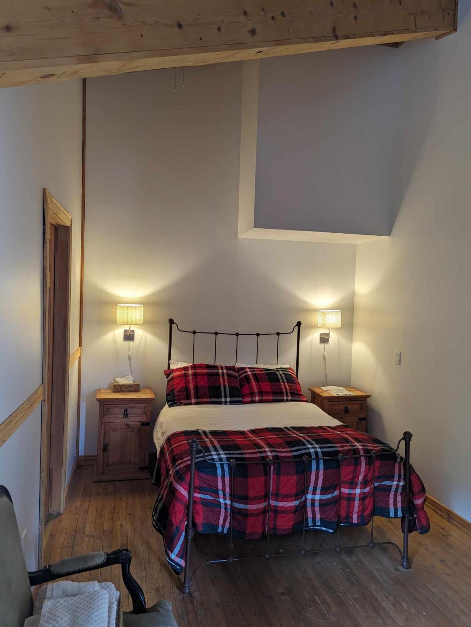 Double Room with Private Bathroom photo 1