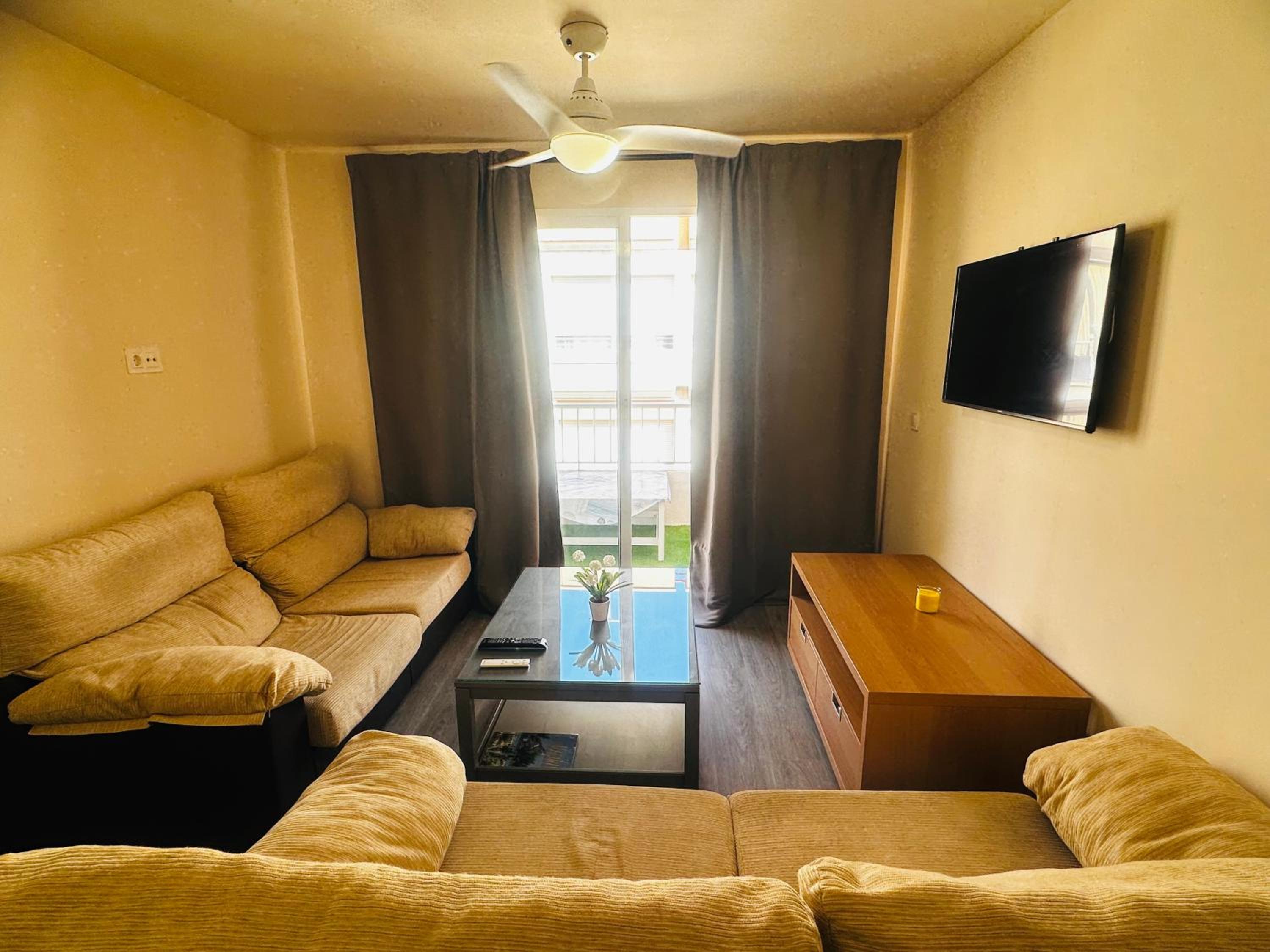 Apartamento de tres habitaciones con vista a la montaña
