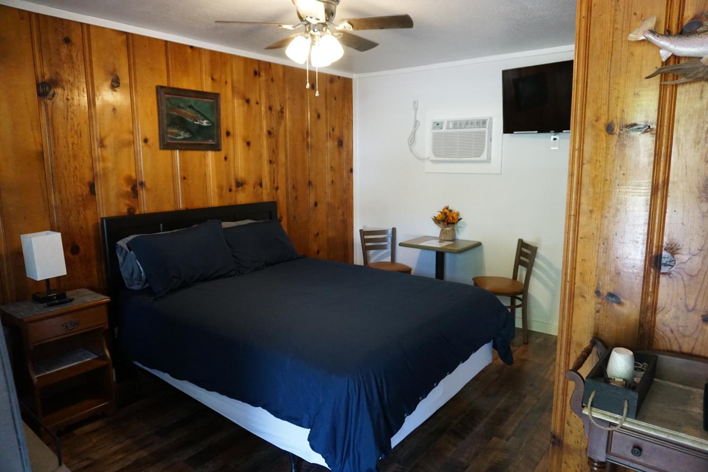 Queen Room photo 1