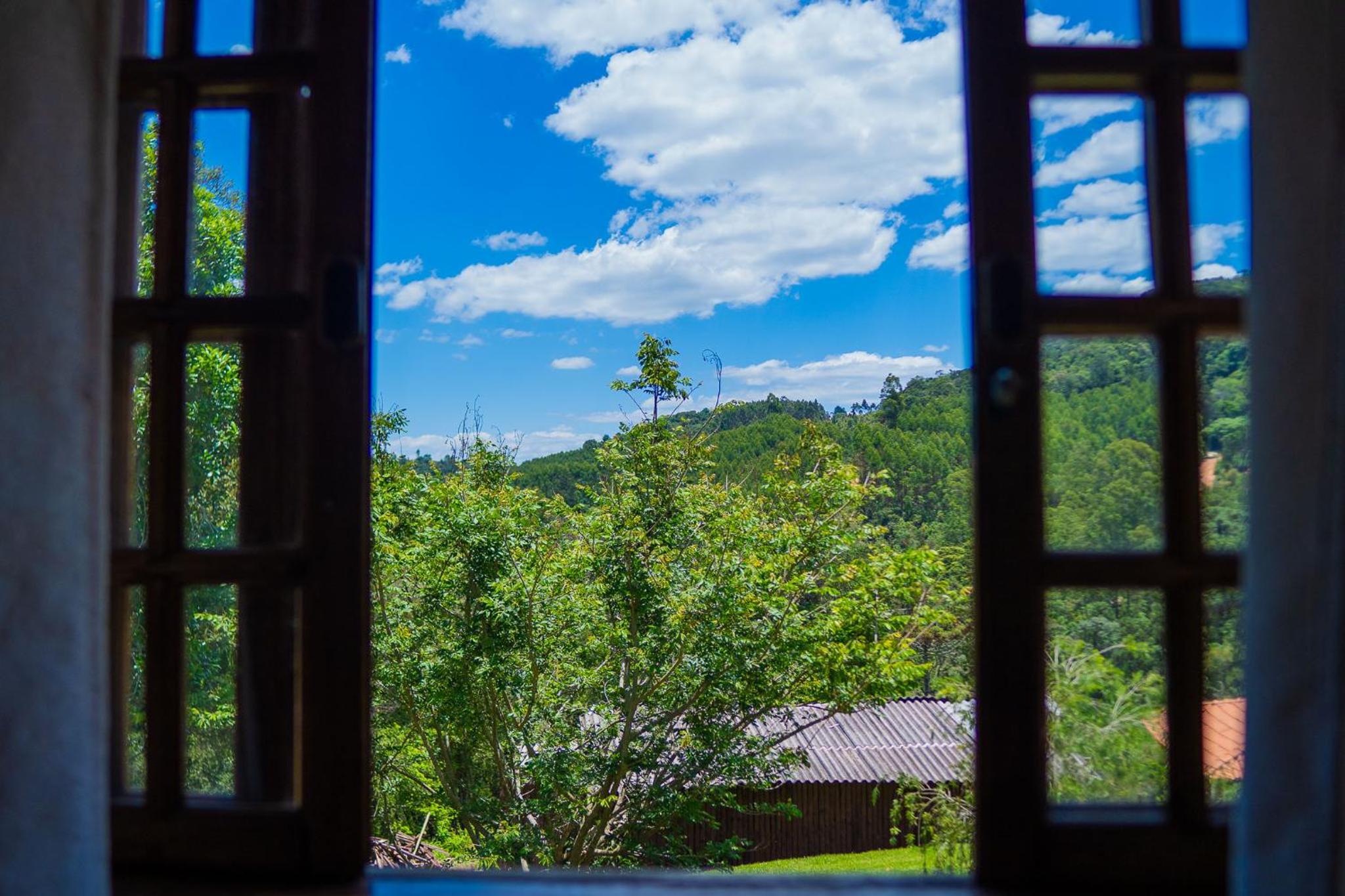 Family Room with Mountain View photo 3