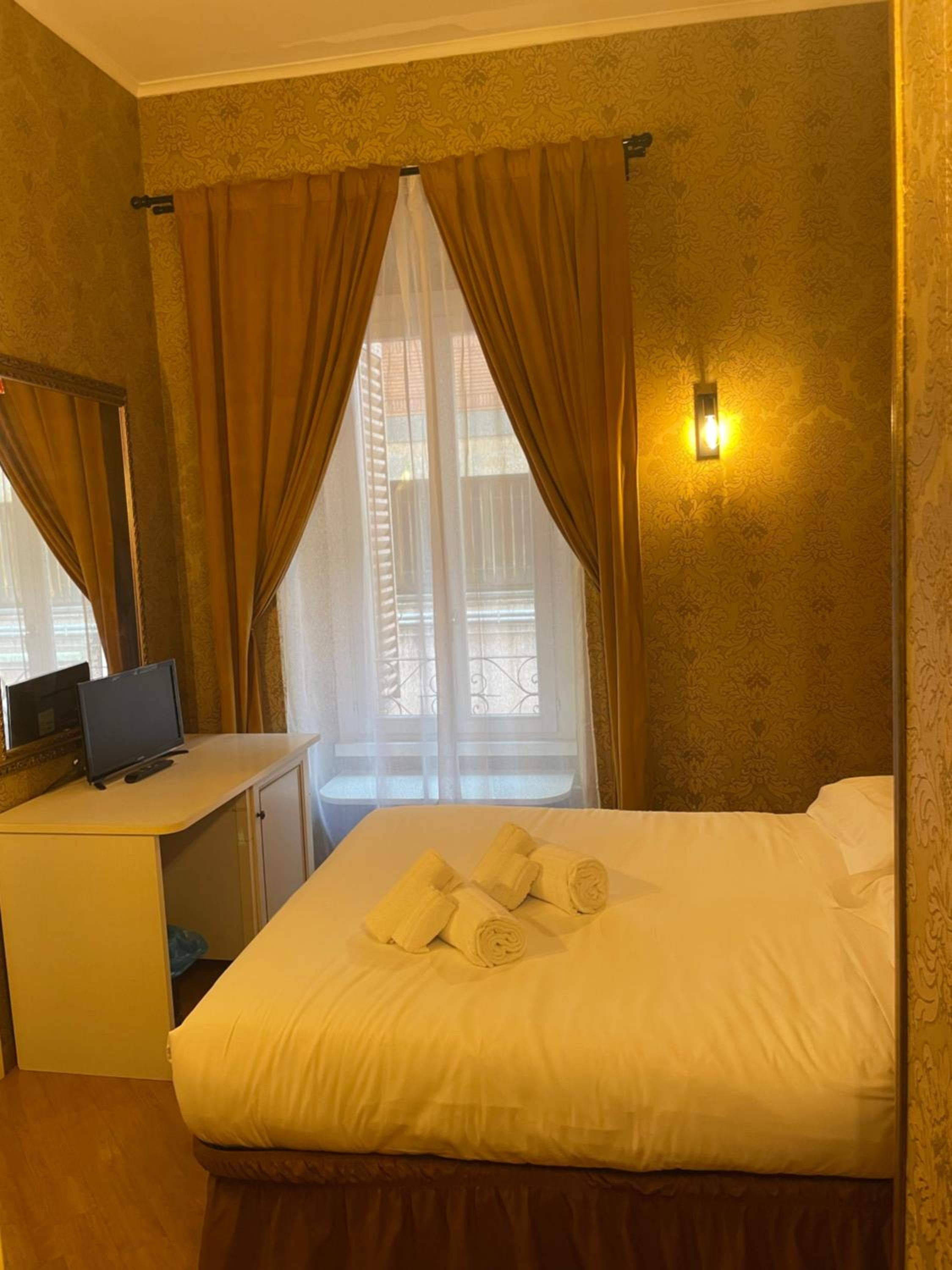 Small Double Room photo 2