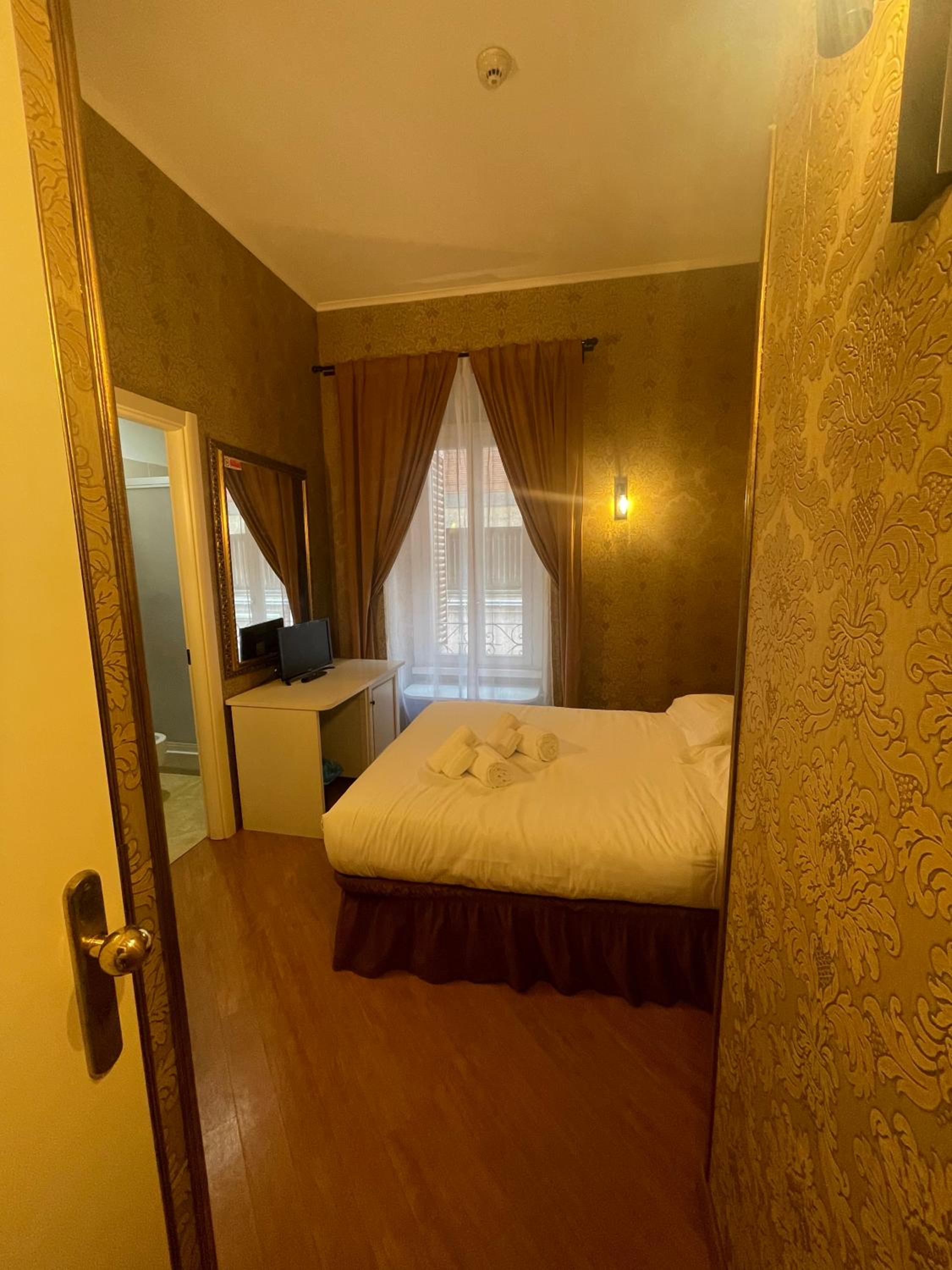 Small Double Room photo 3