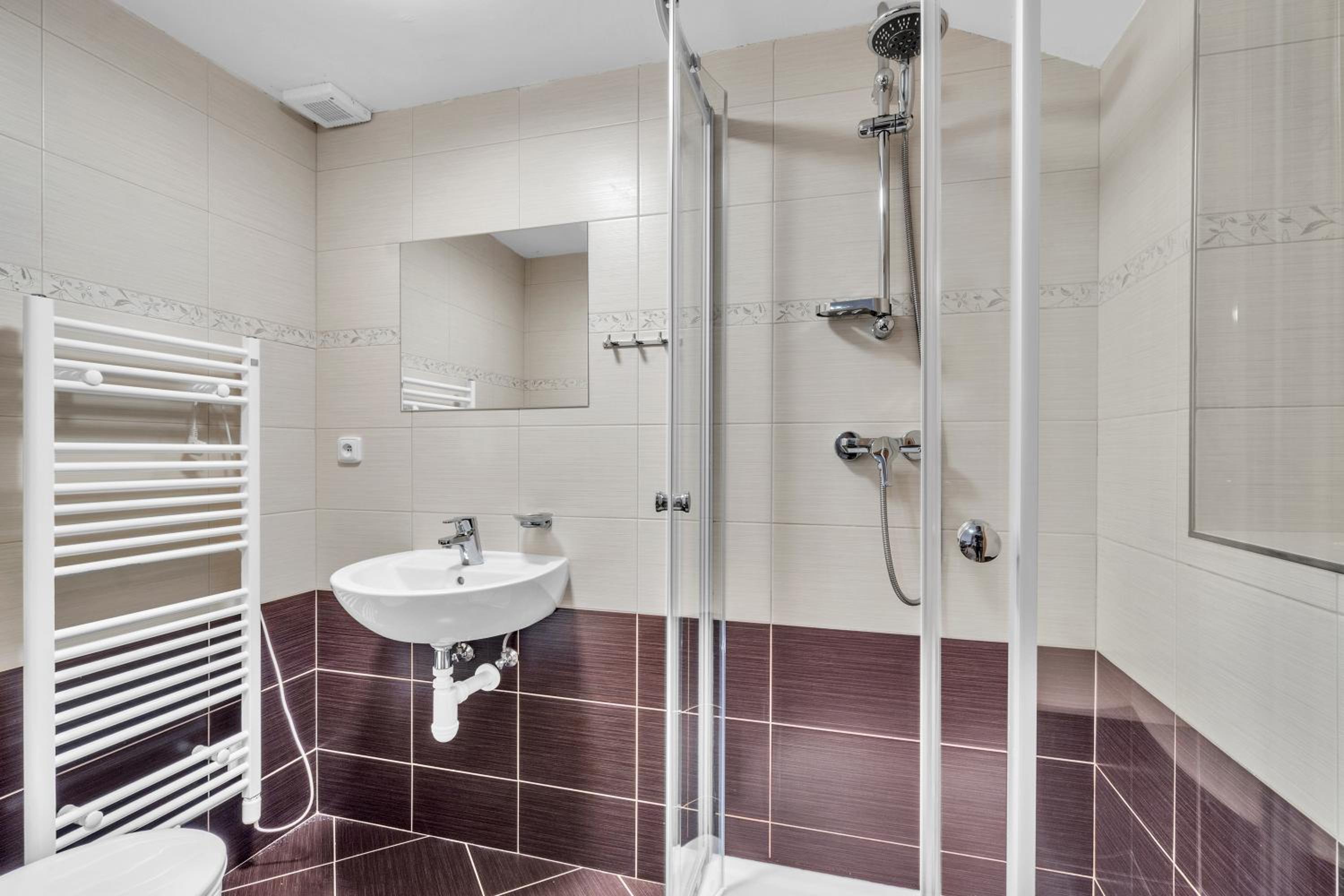 Triple Room with Private Bathroom - Photo 3