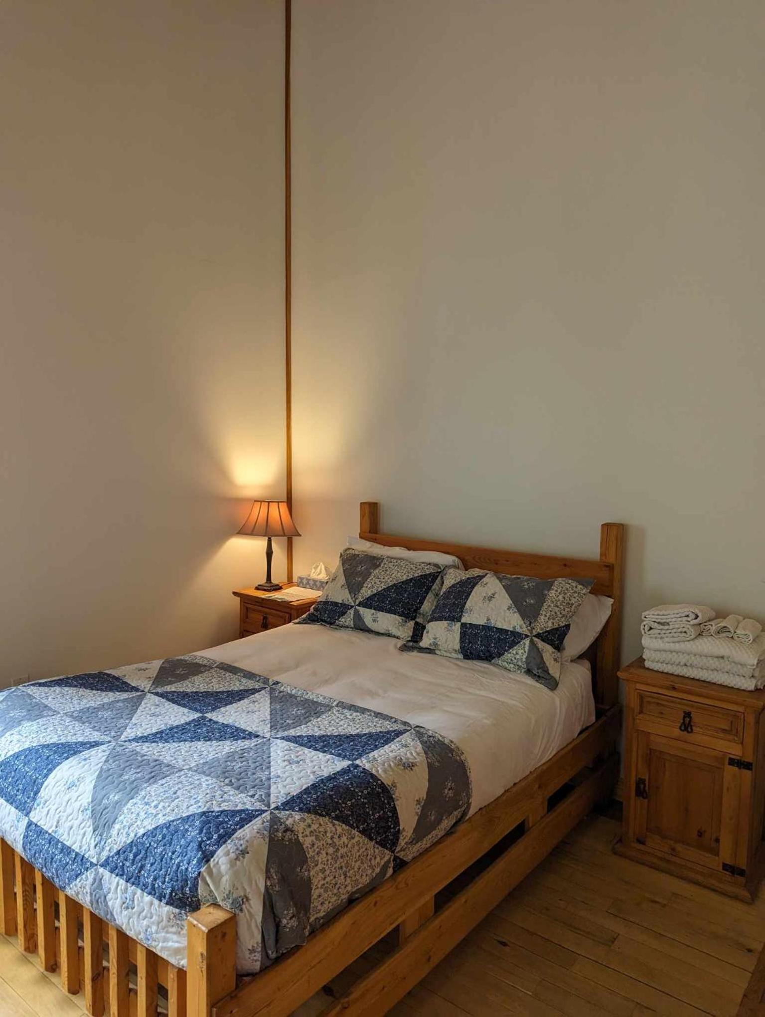 Double or Twin Room with Shared Bathroom photo 1