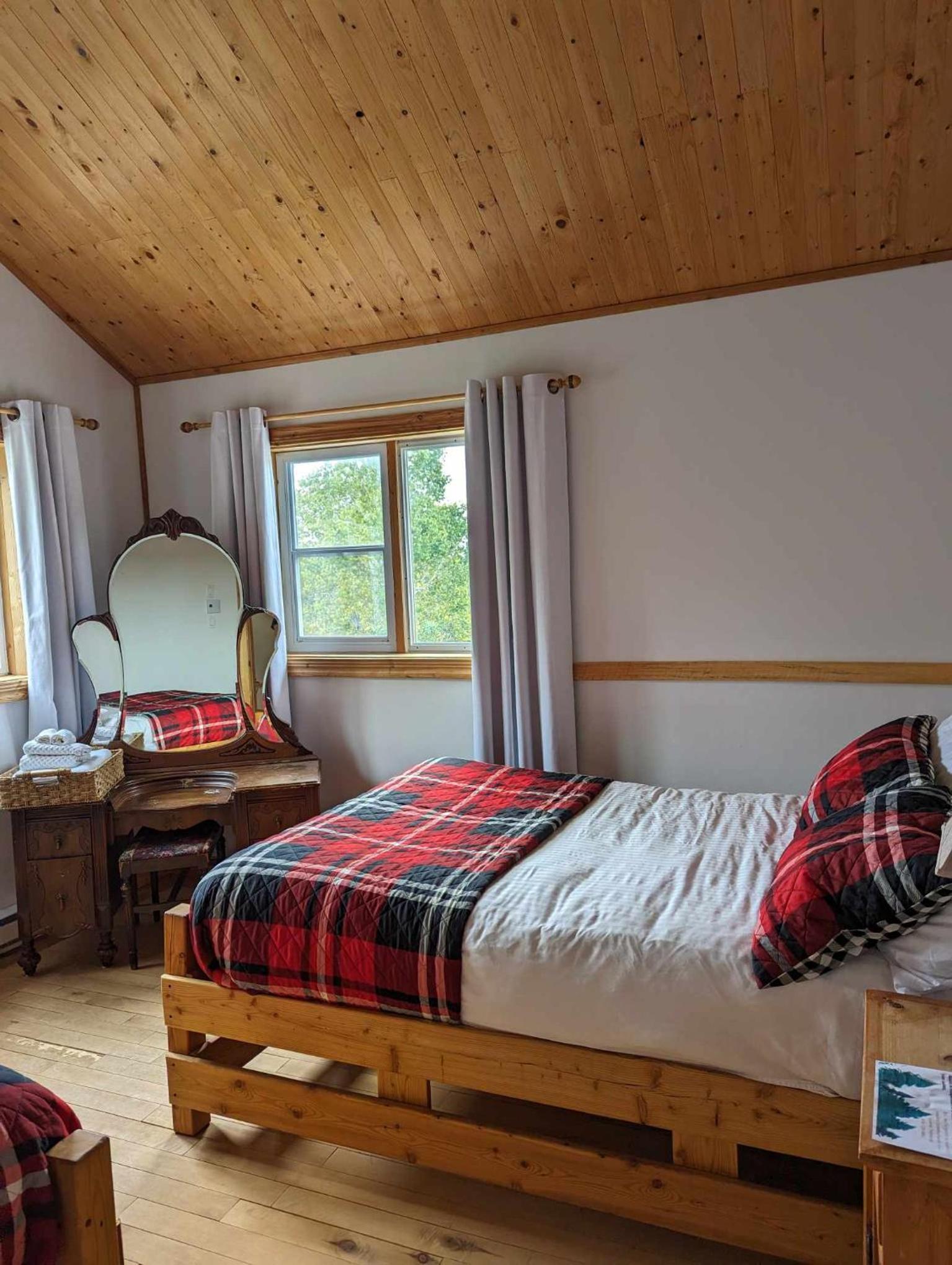 Quadruple Room with Shared Bathroom photo 1