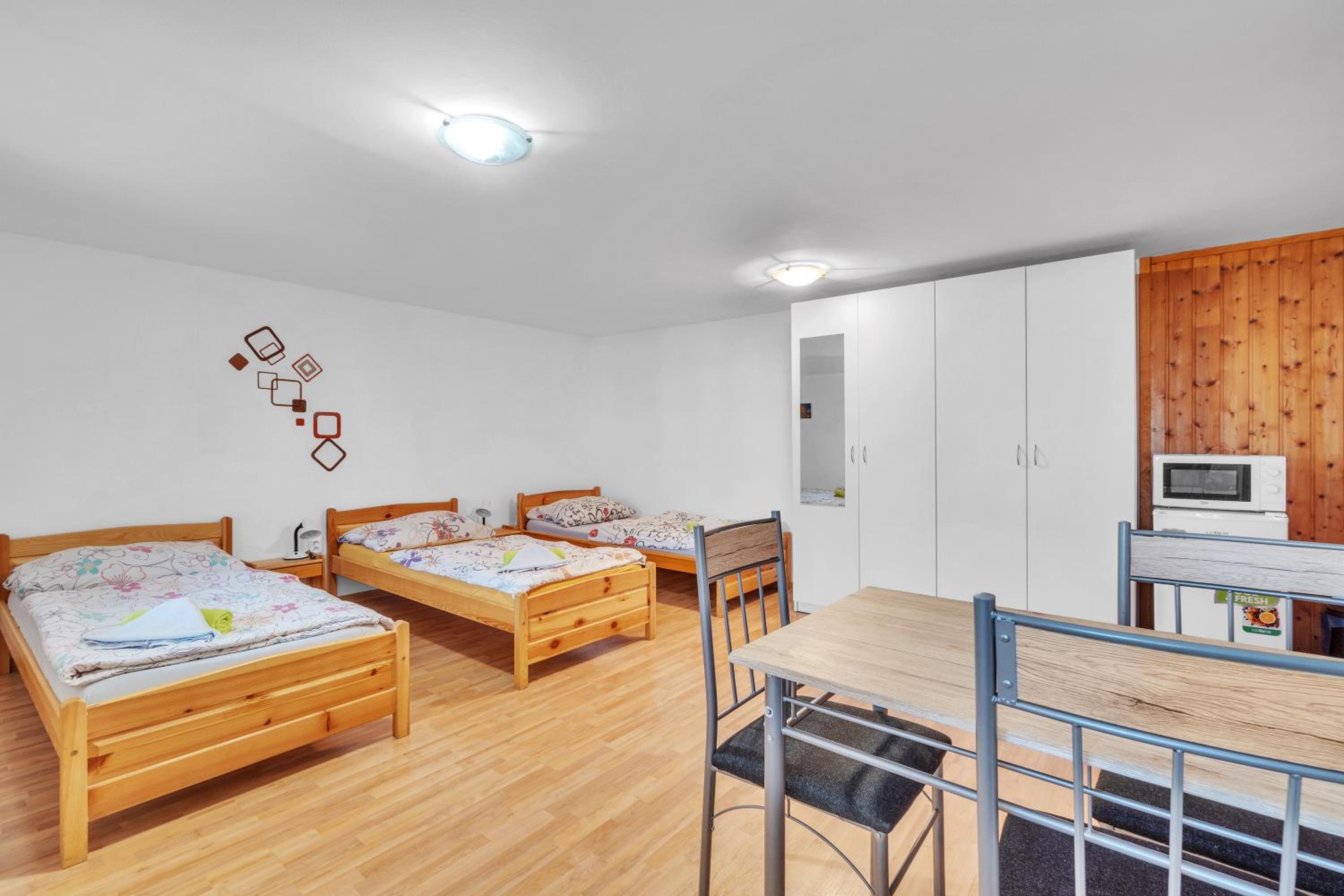 Triple Room with Private Bathroom - Photo 5