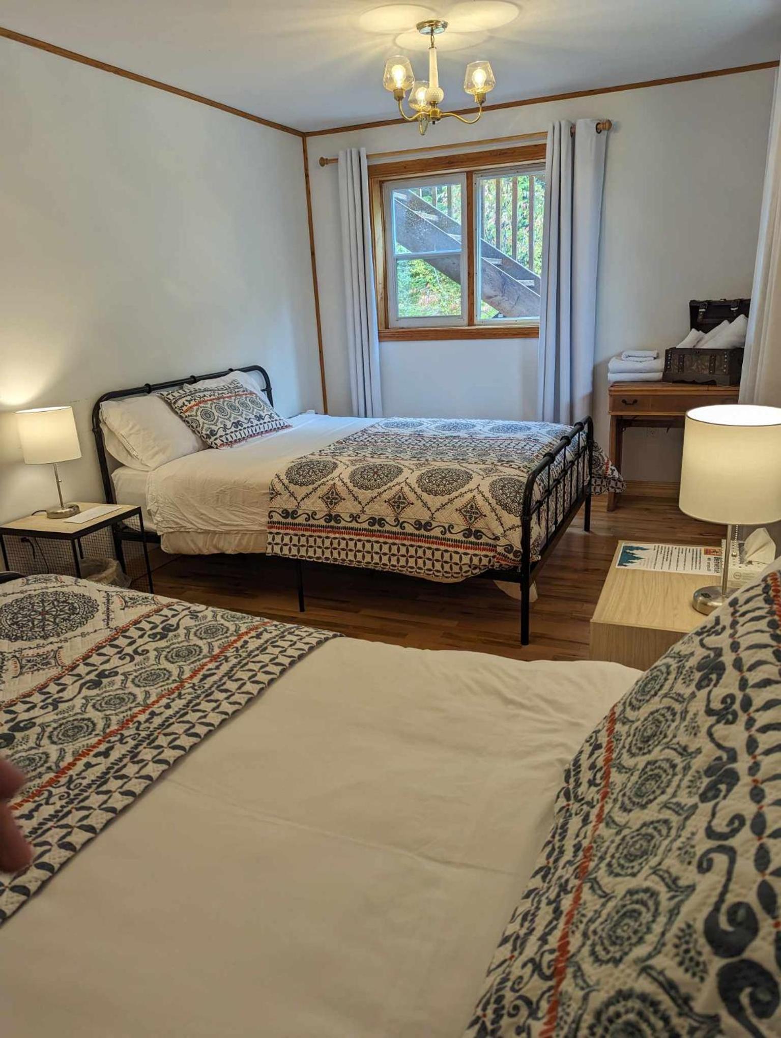 Quadruple Room with Shared Bathroom photo 2