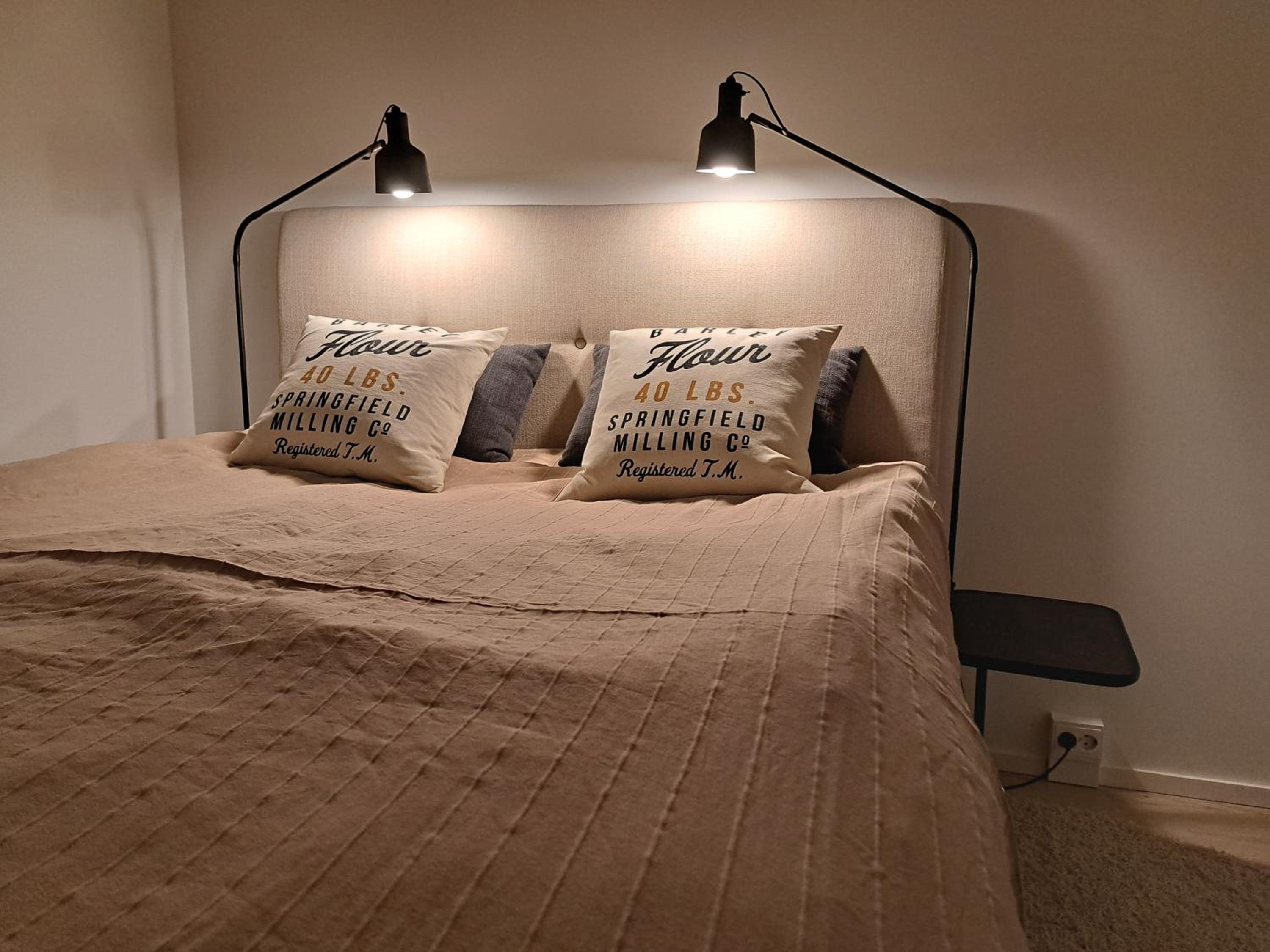 One-Bedroom Apartment photo 1
