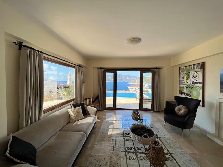 Three-Bedroom Villa photo 1