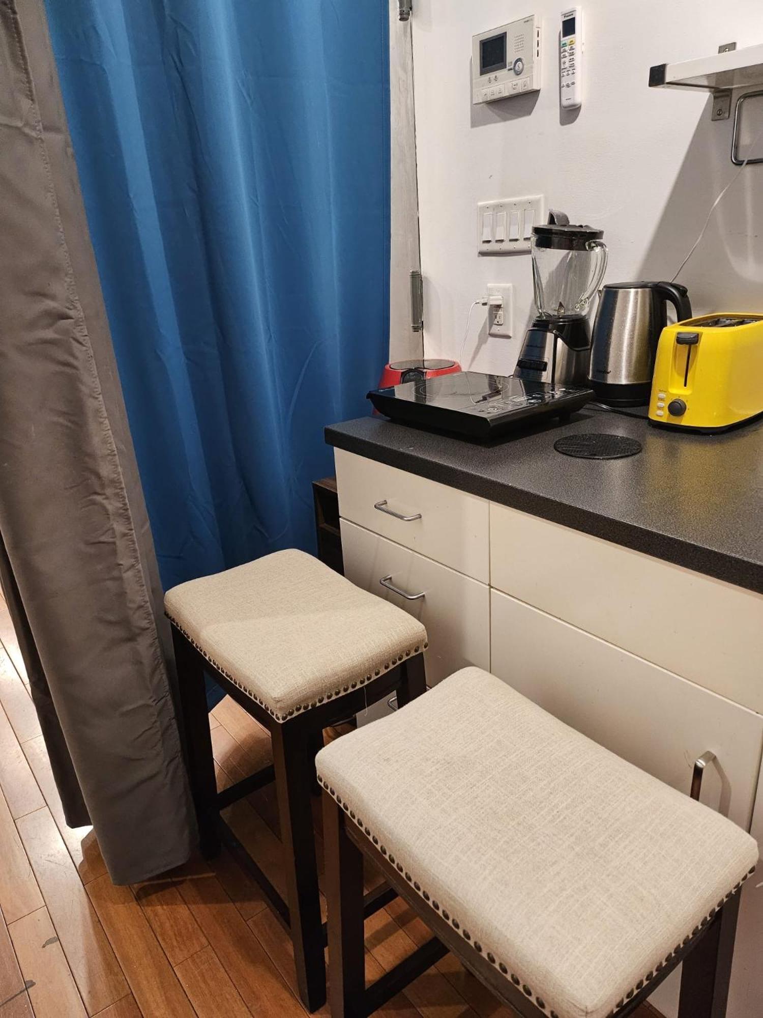 One-Bedroom Apartment photo 2