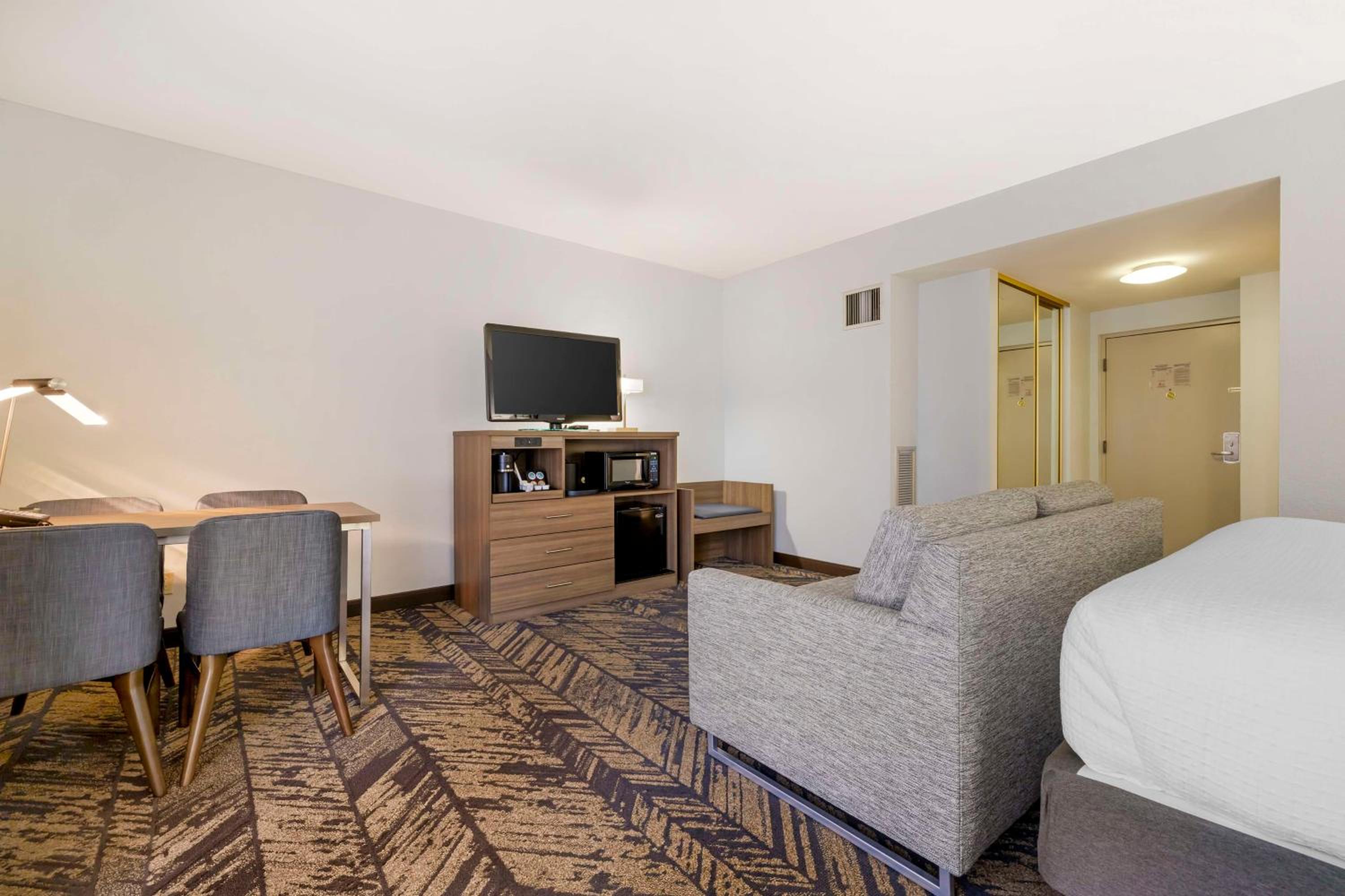 Family King Room - Photo 1