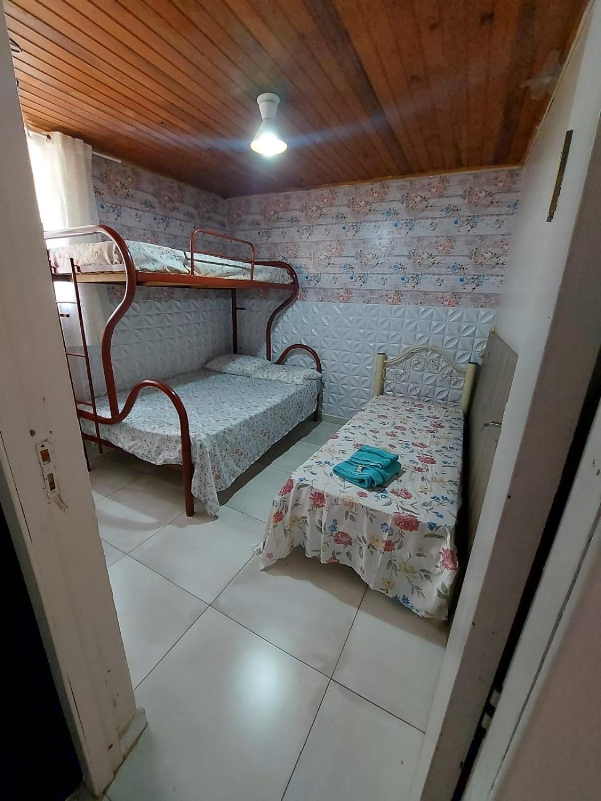 Economy Triple Room with Shared Bathroom photo 2