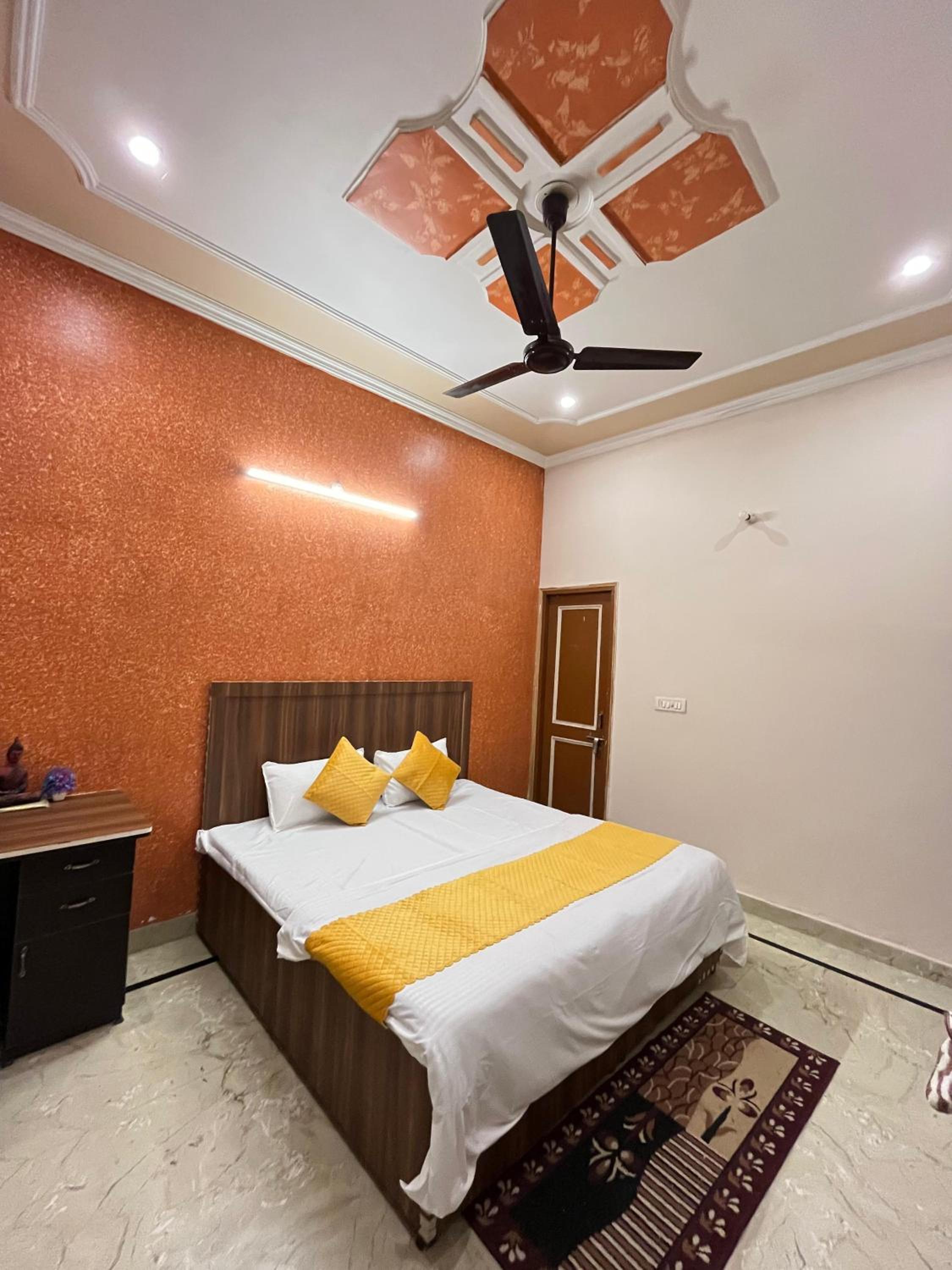 Double Room with Private Bathroom photo 1