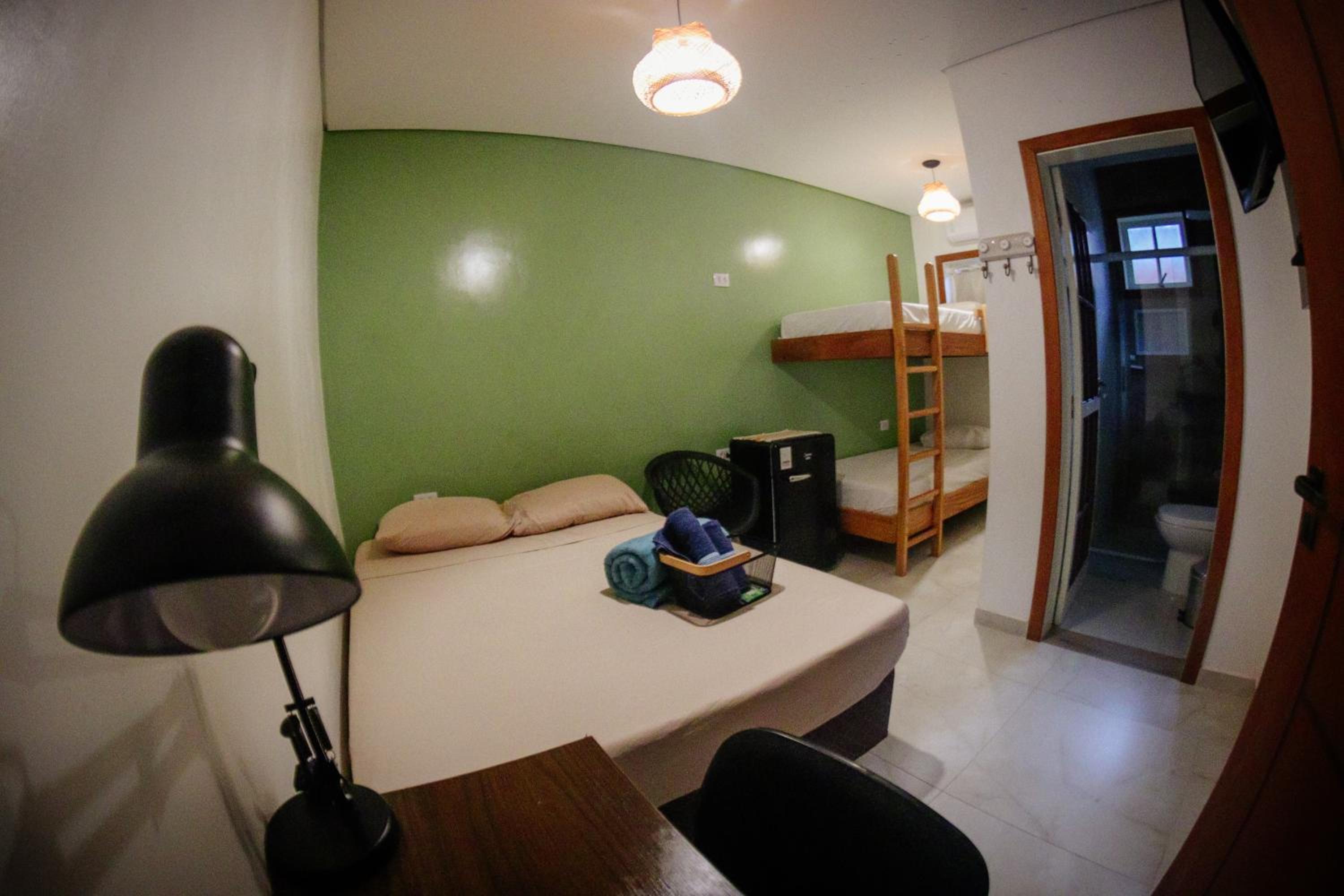 Quadruple Room with Private Bathroom photo 1