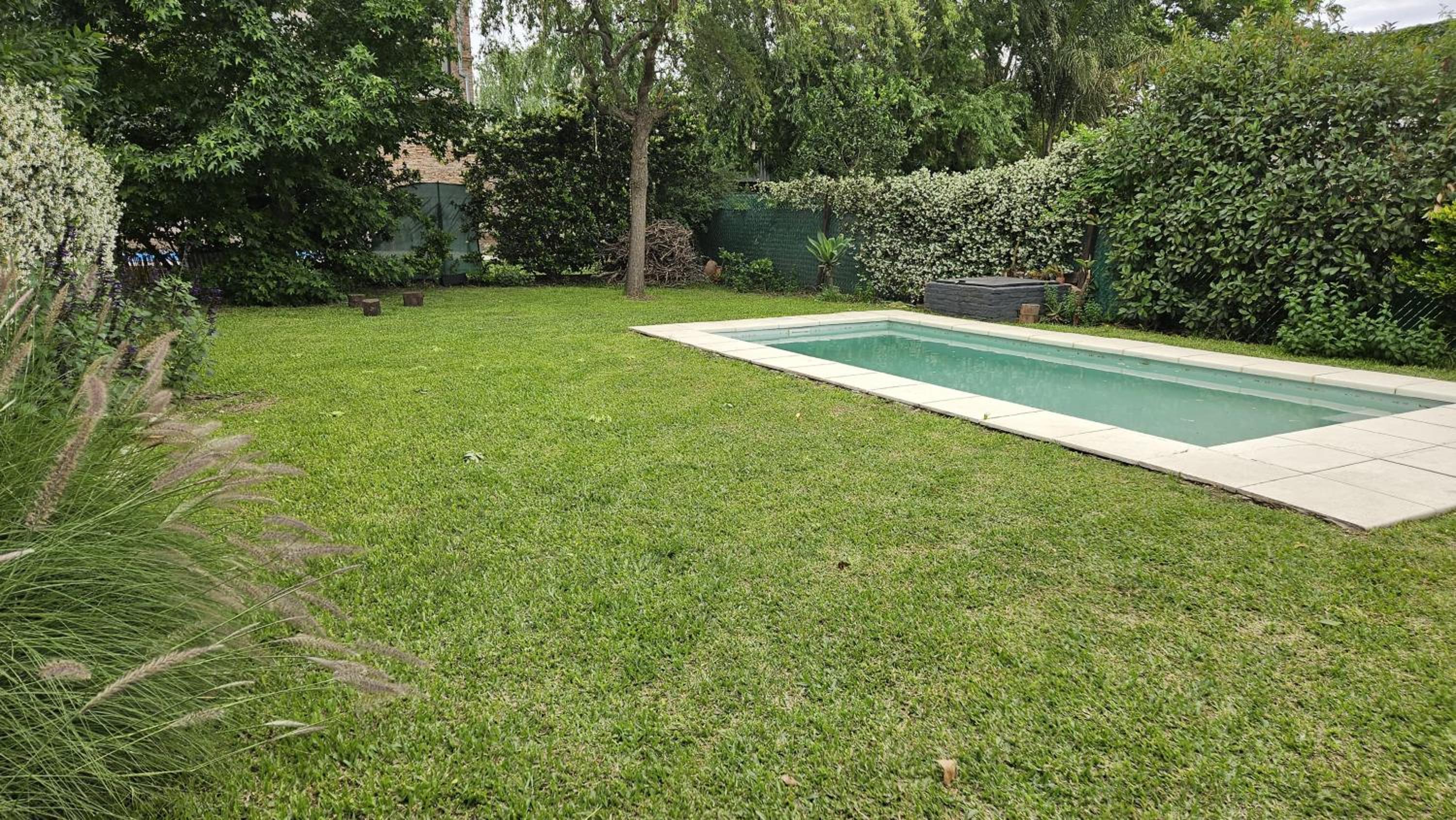 Three-Bedroom House photo 2
