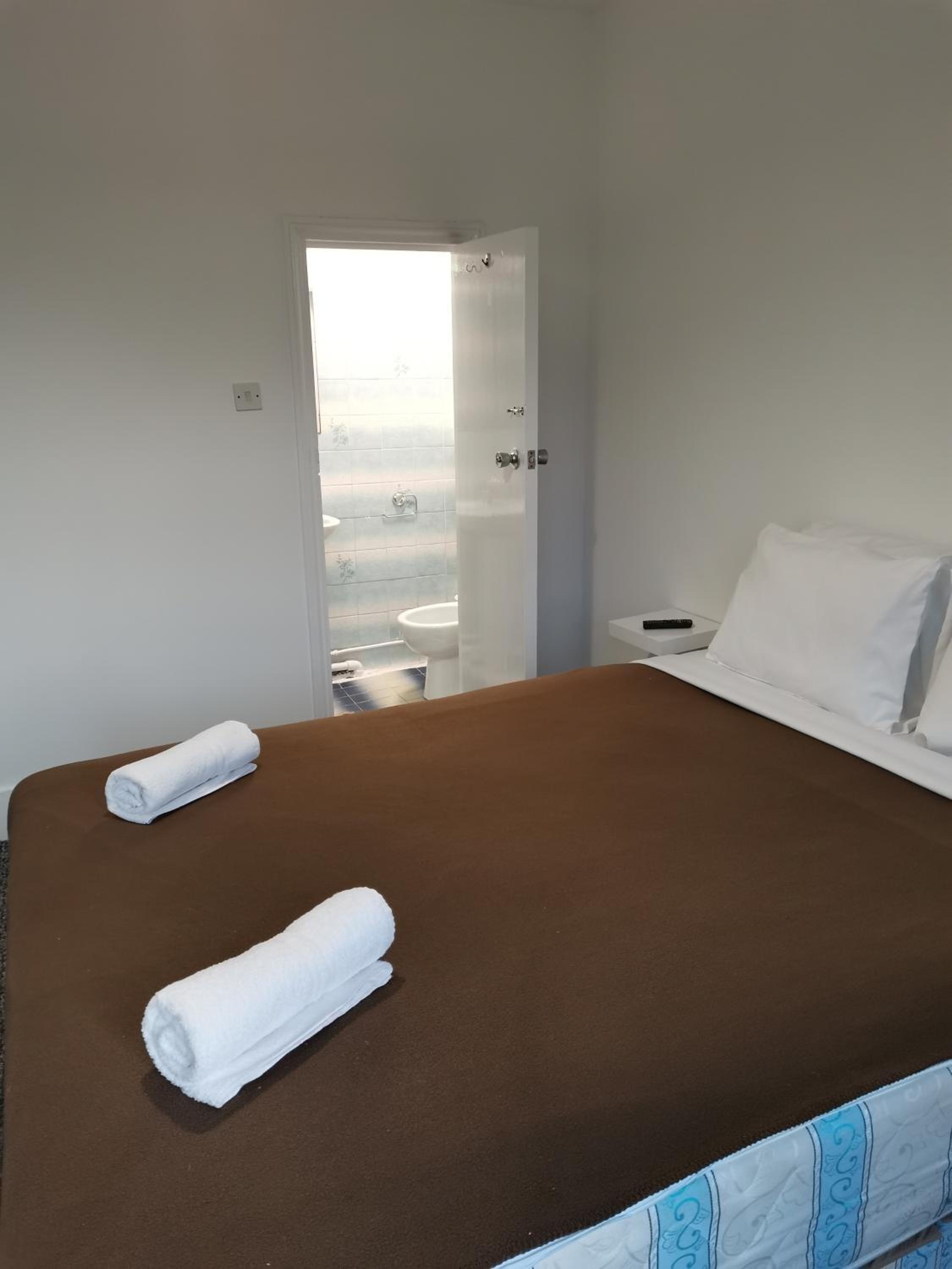 Triple Room with Private Bathroom photo 2