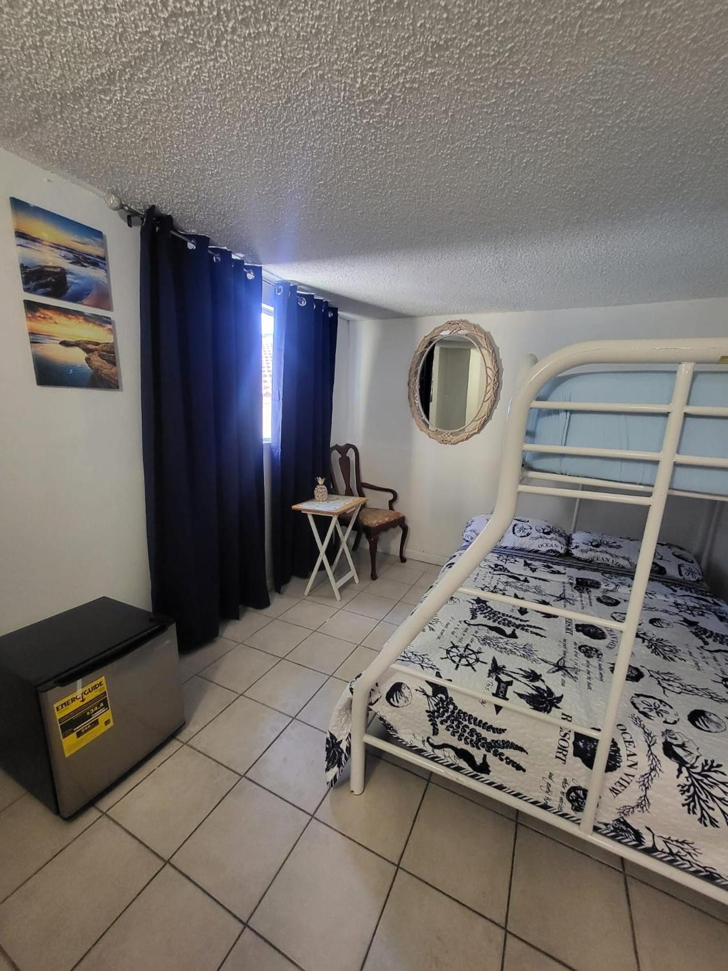 Double Room with Shared Bathroom photo 3