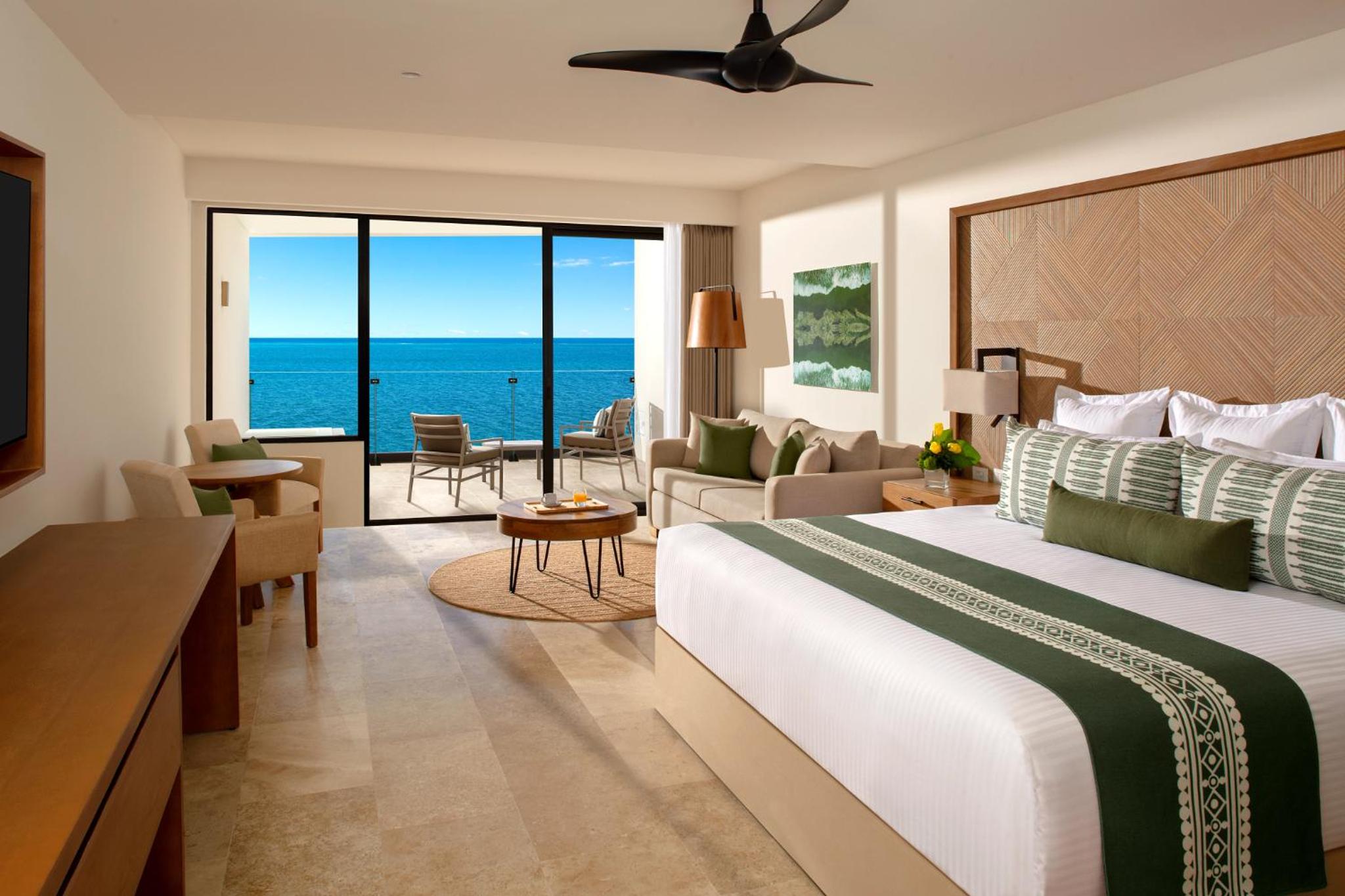 Retreat to luxury with stunning ocean views!
