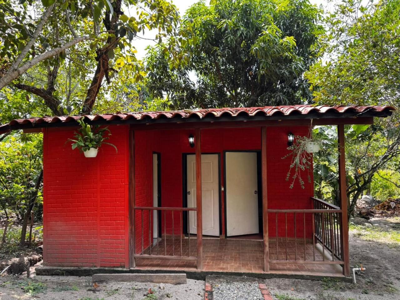 Six-Bedroom House photo 2
