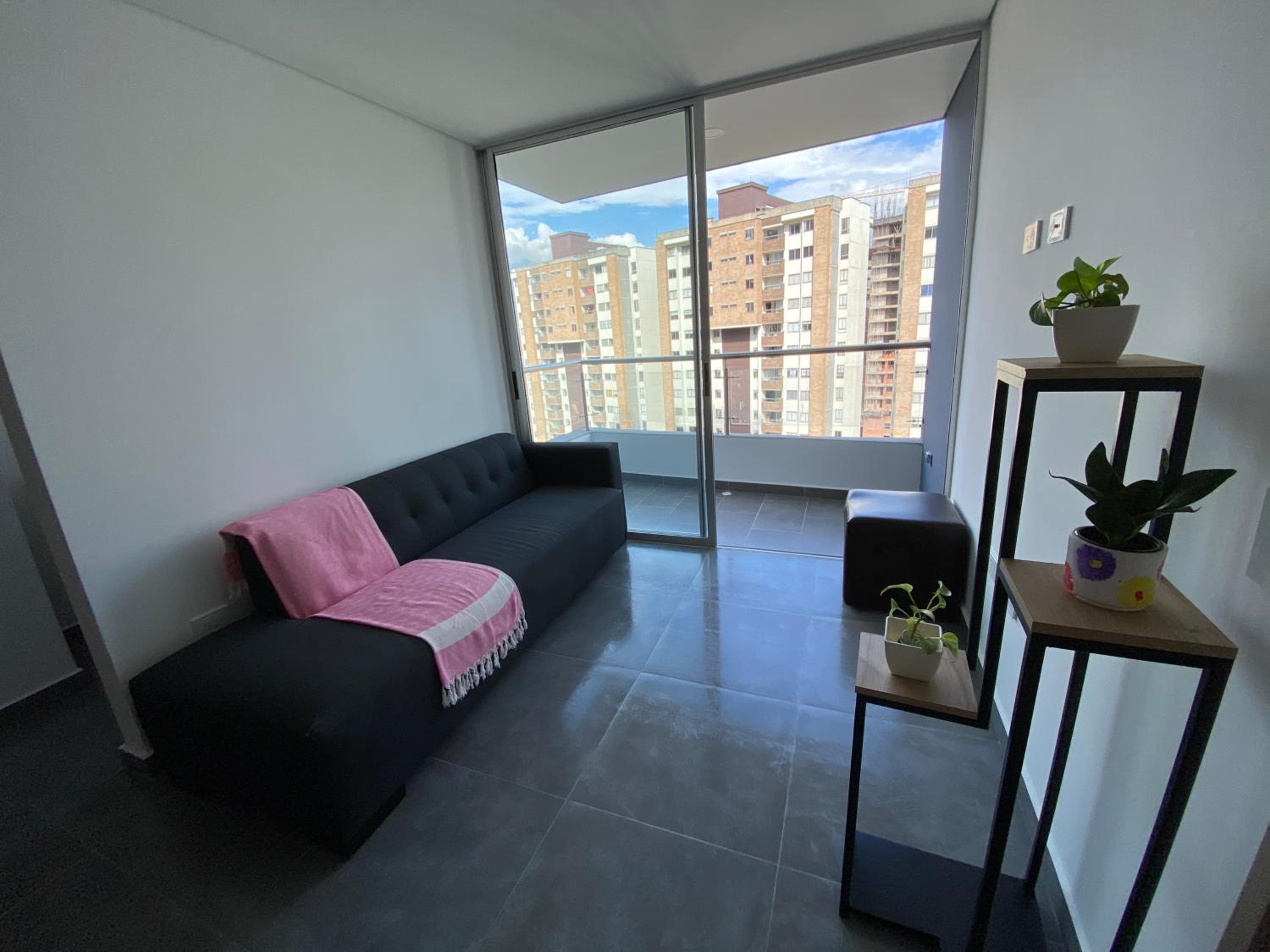 One-Bedroom Apartment photo 1