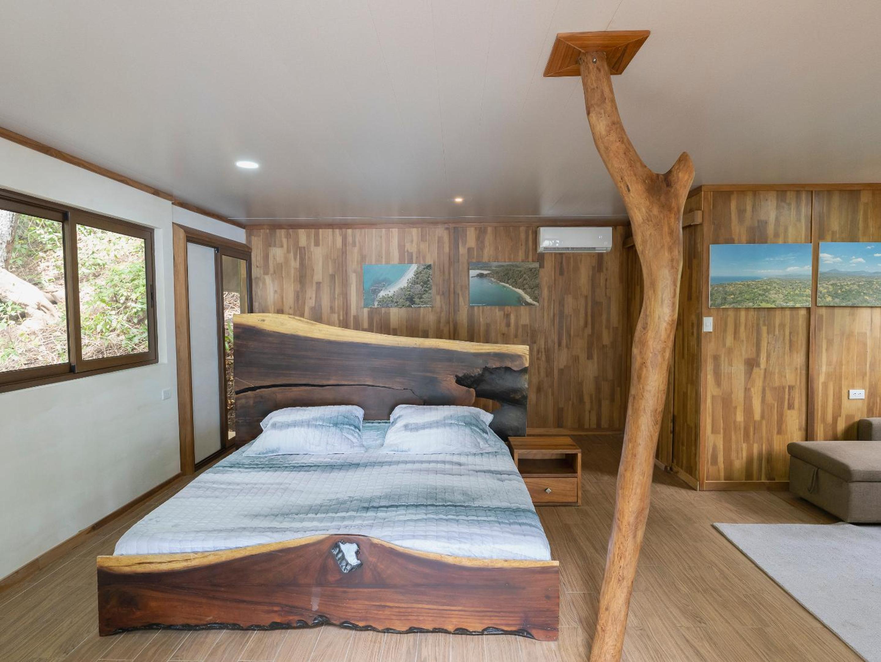 Deluxe Double Room with Balcony and Sea View