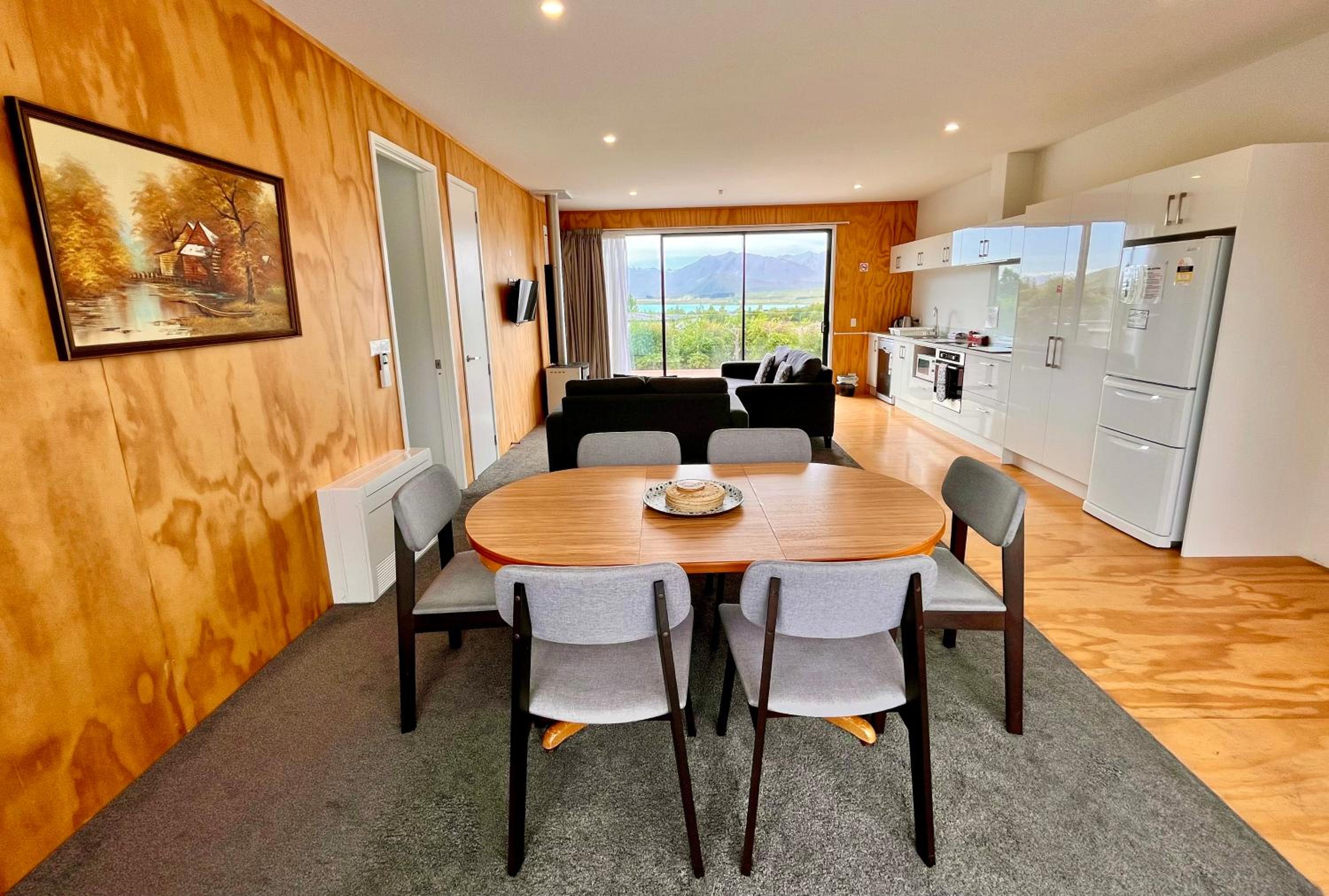 Two-Bedroom House - Photo 2
