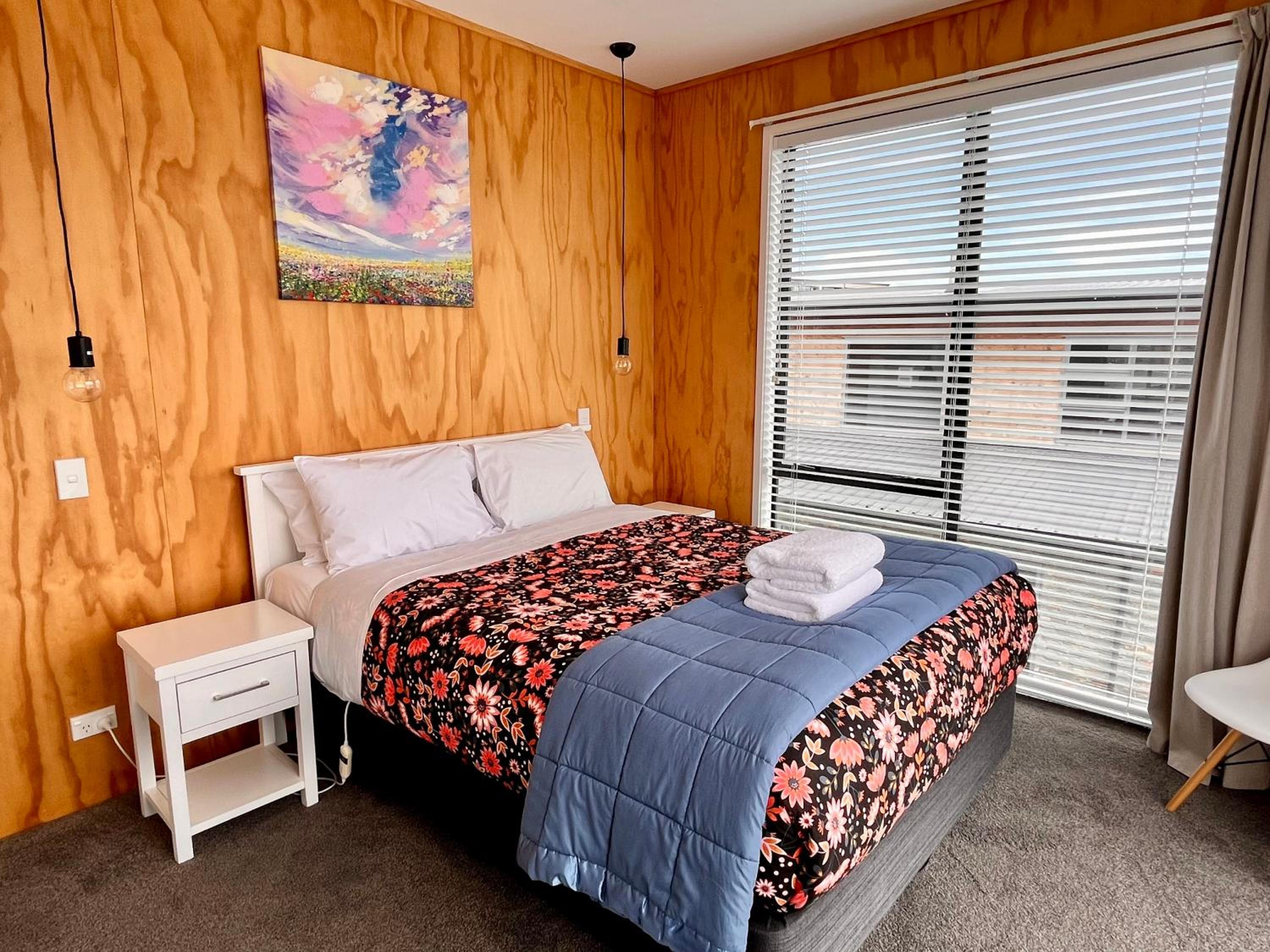 Two-Bedroom House - Photo 3