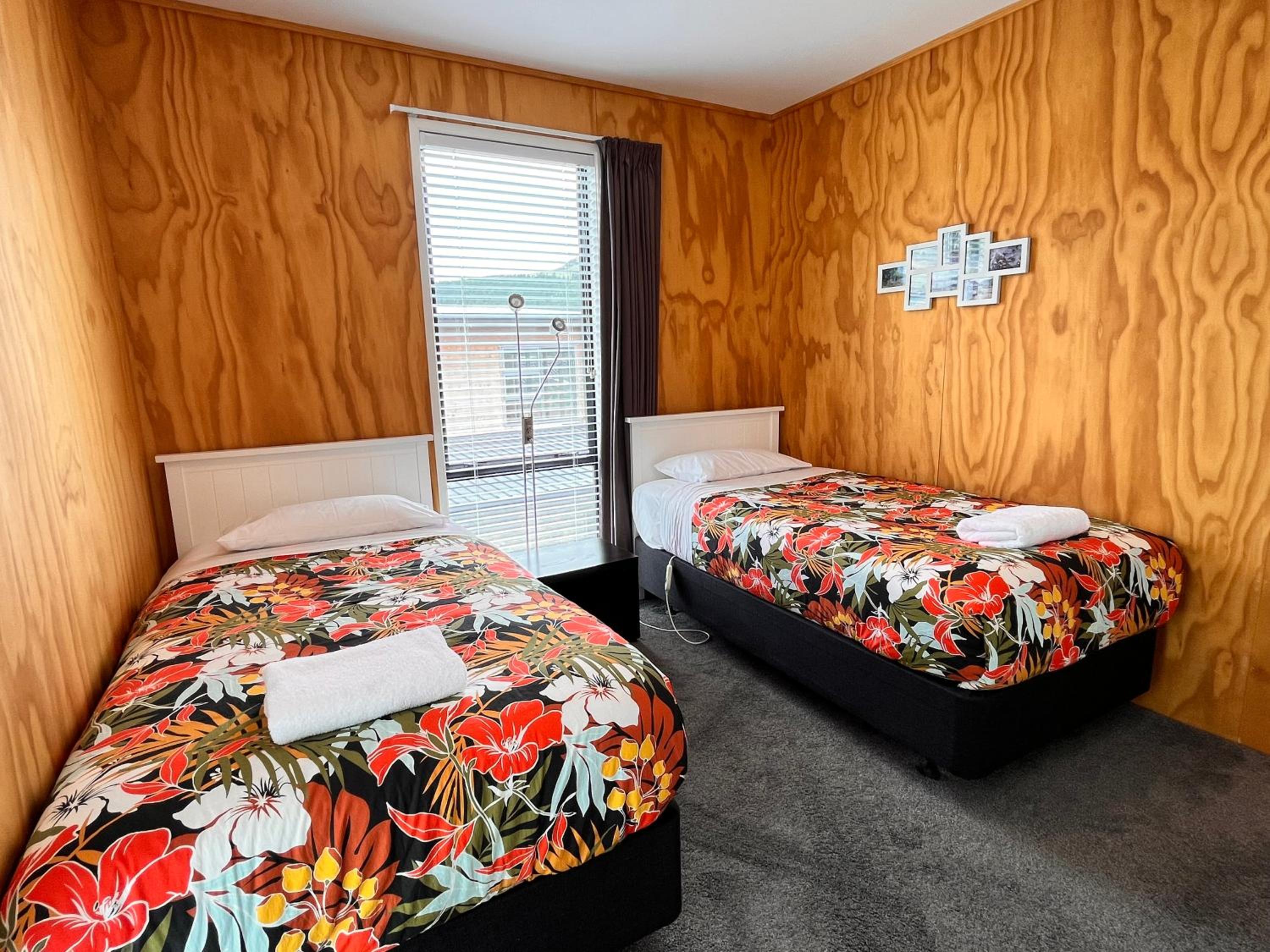 Two-Bedroom House - Photo 10
