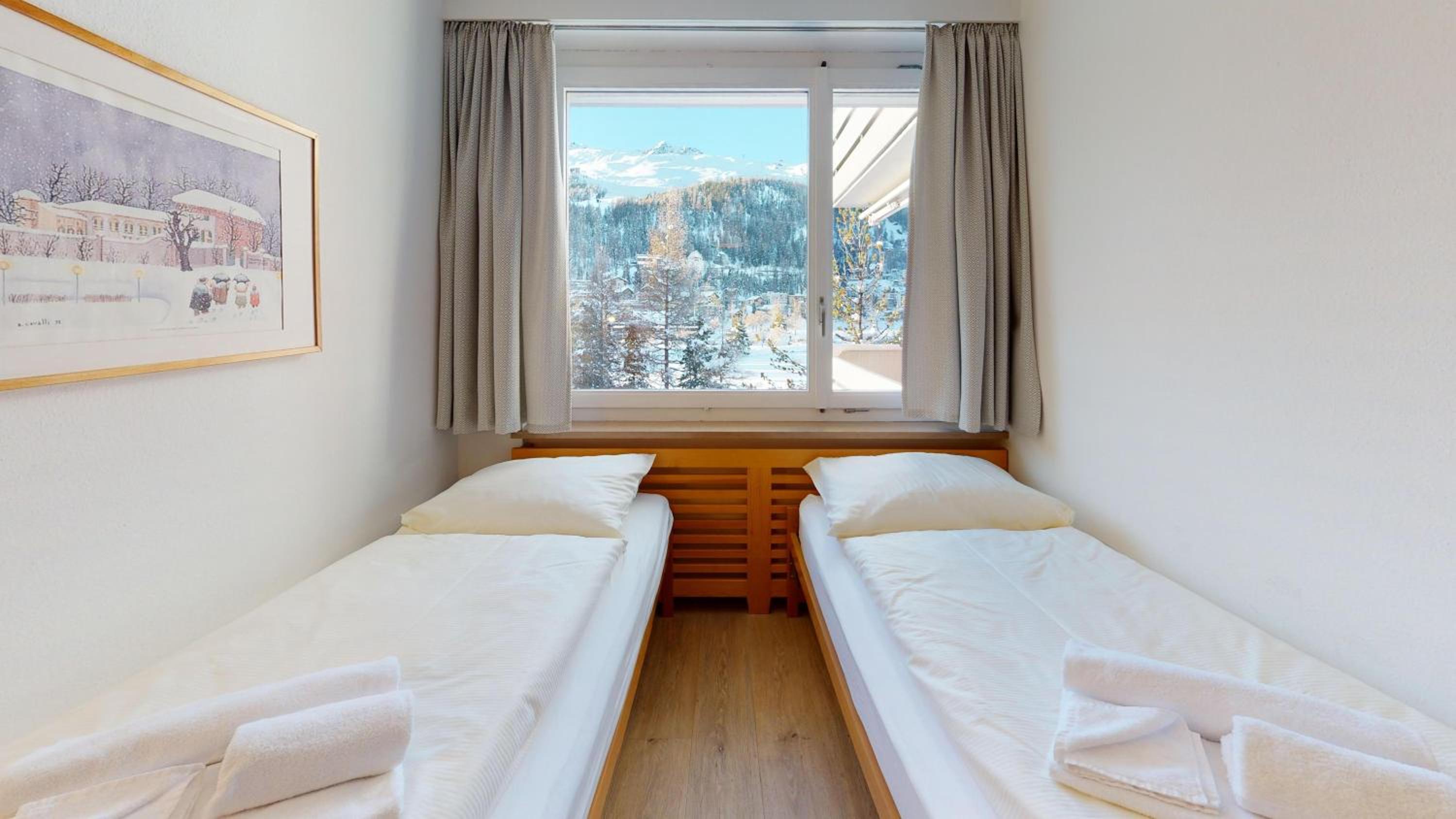 Apartment with Lake View photo 2