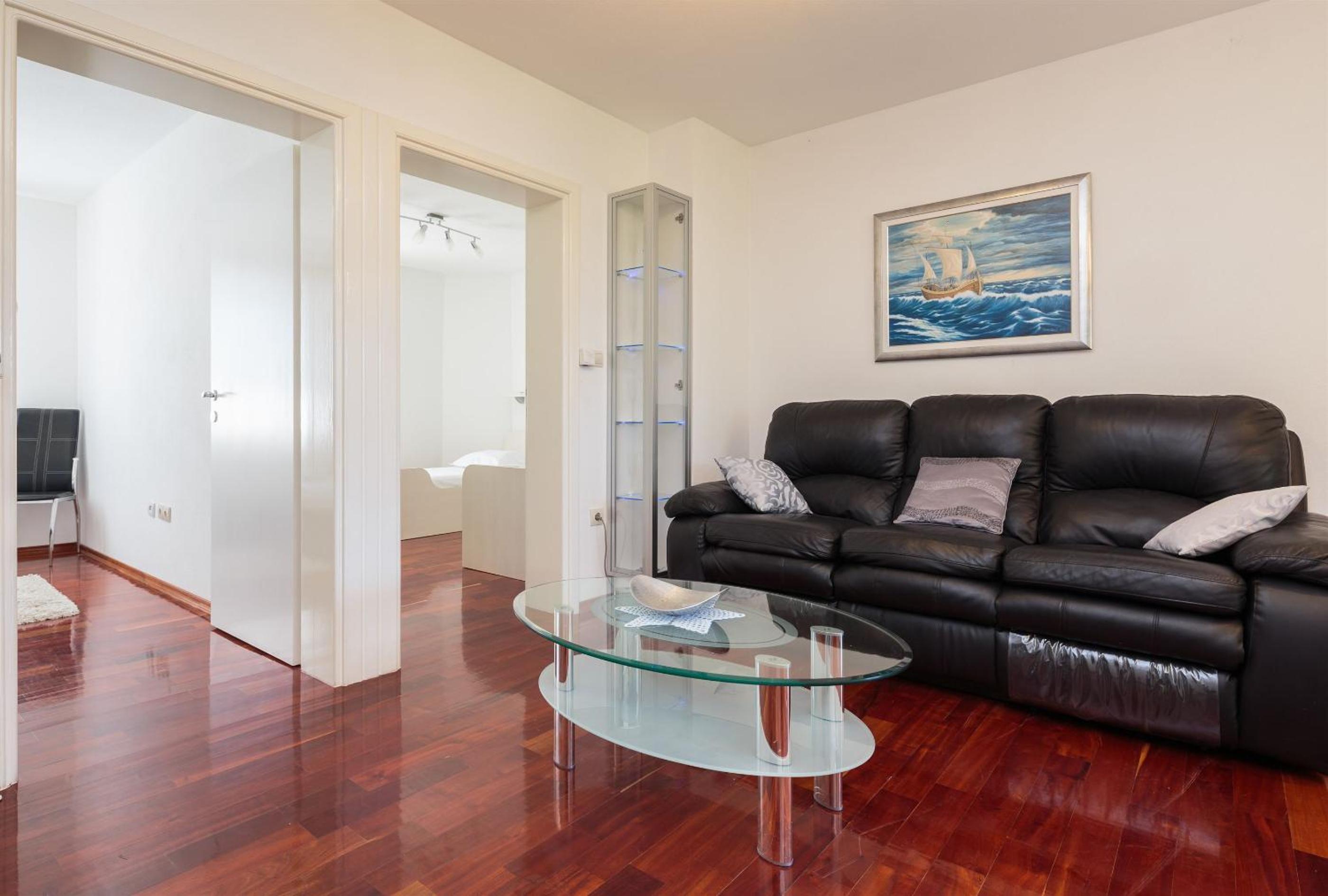 Three-Bedroom Vacation Home  photo 3
