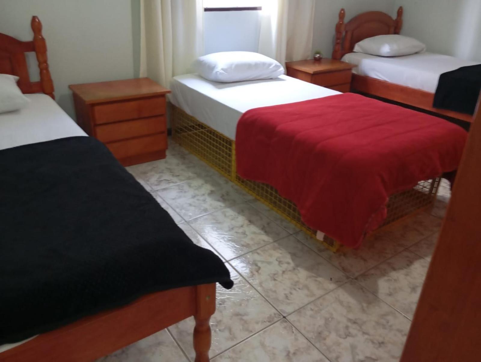 Economy Triple Room with Shared Bathroom photo 2